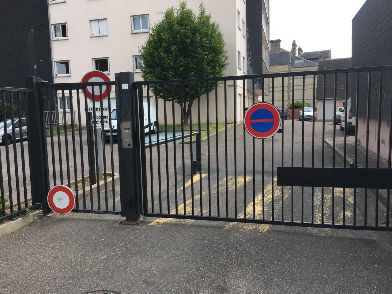 Parking / Elbeuf / Skatepark