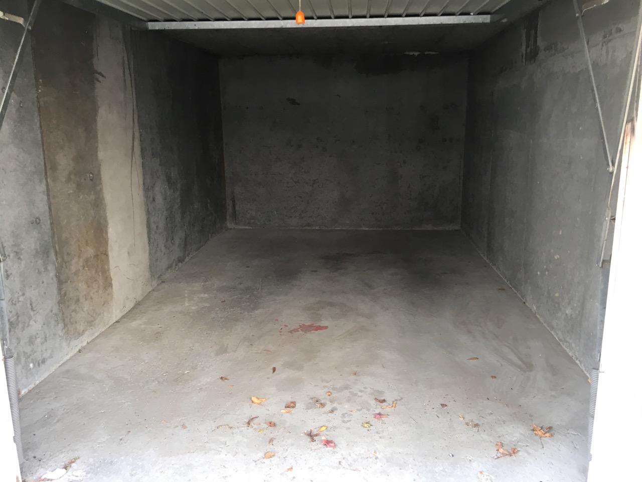 Garage privé / Stationnement / Elbeuf
