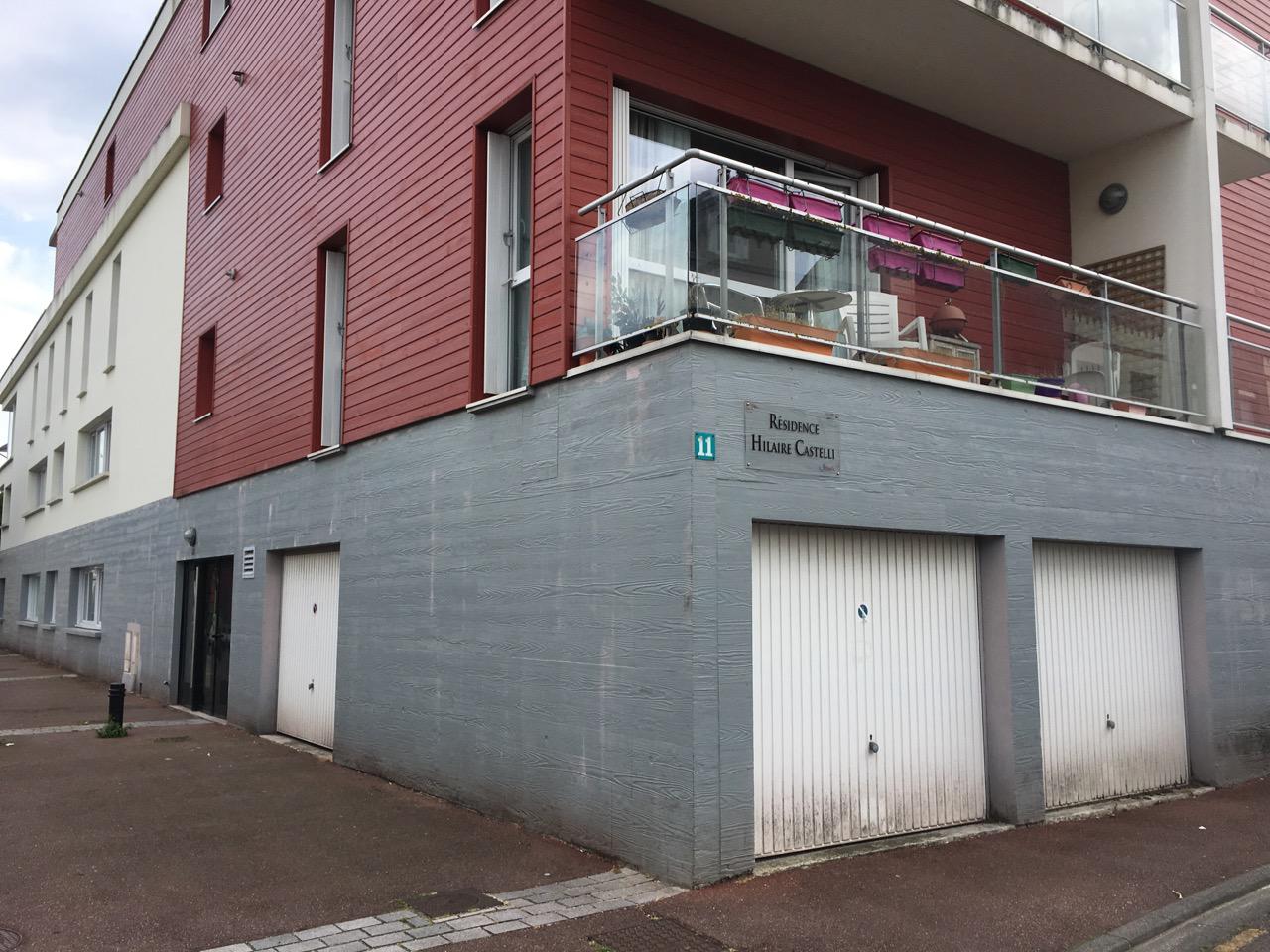 Grand garage sécurisé à Petit Quevilly