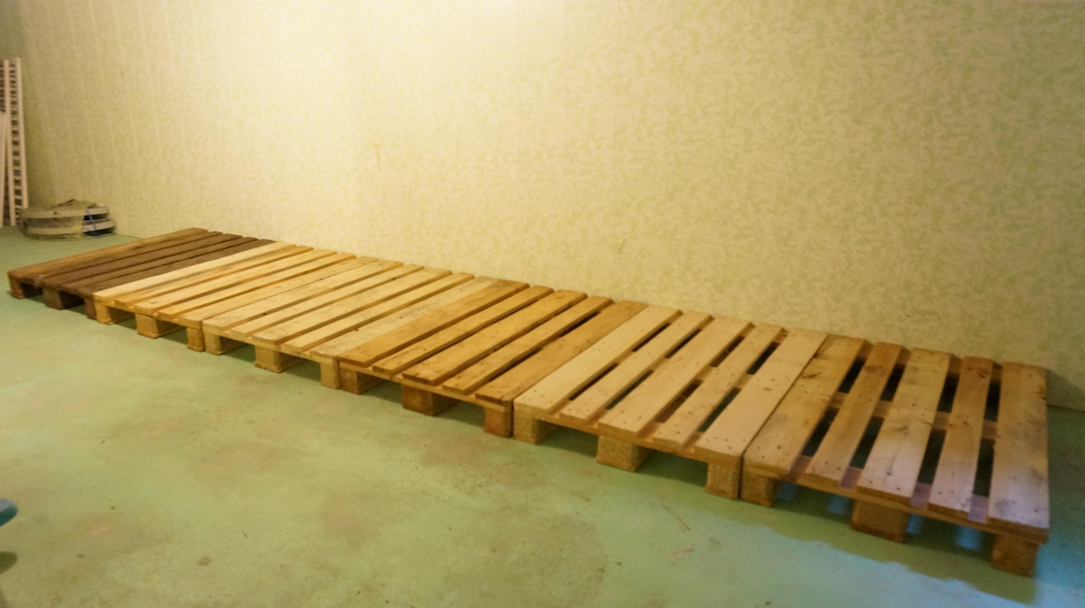 28 emplacements en co-stockage, 1 à 28m², 5min