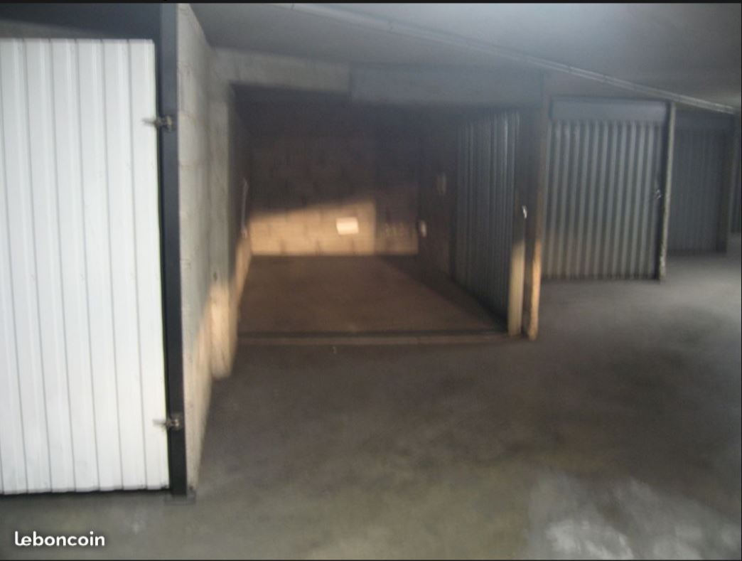 garage fermé 100 route des romains sous sol