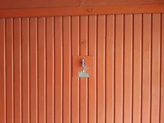 Garage fermé et sécurisé