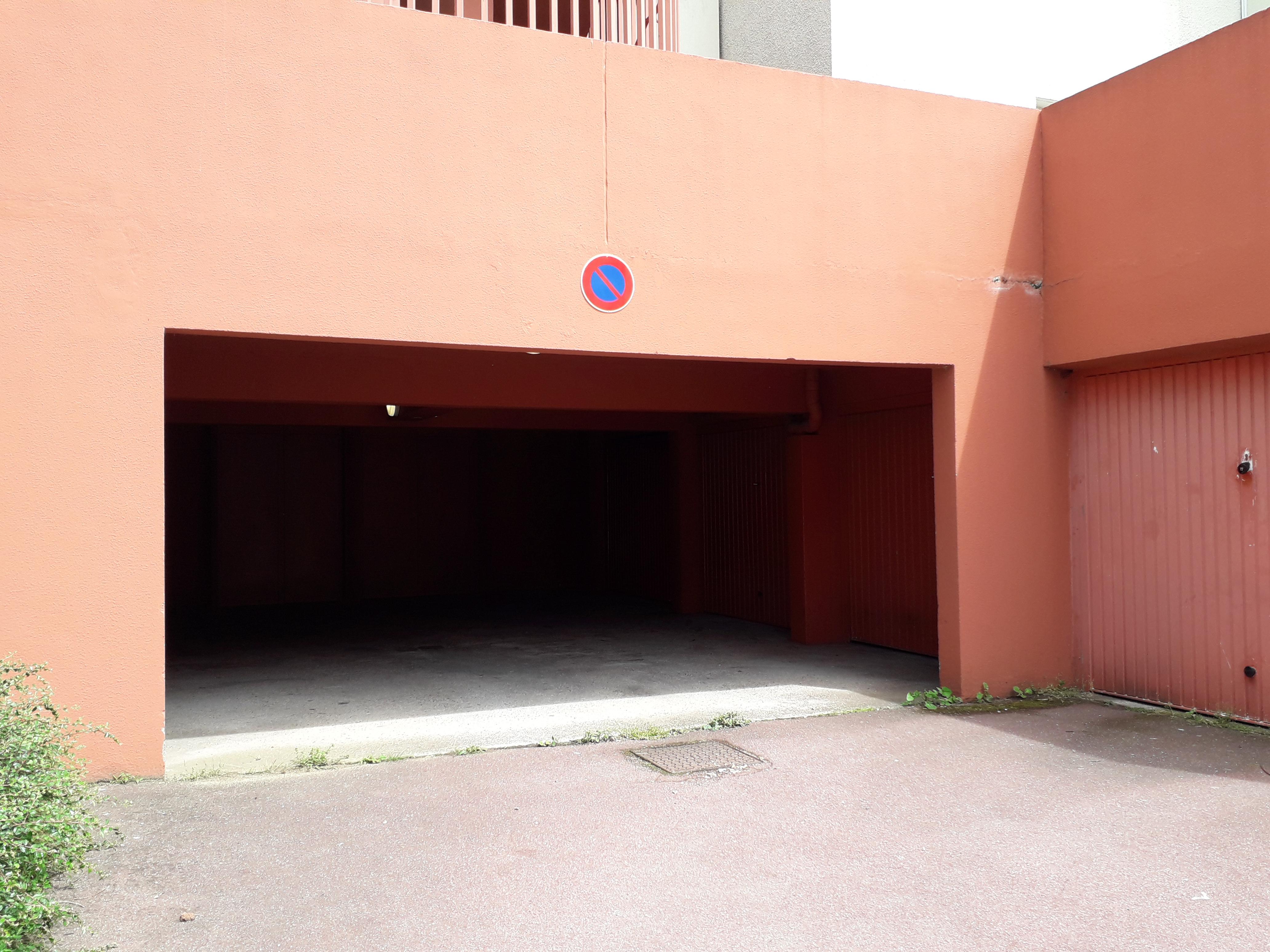 Garage de 11m² à louer Val de Reuil