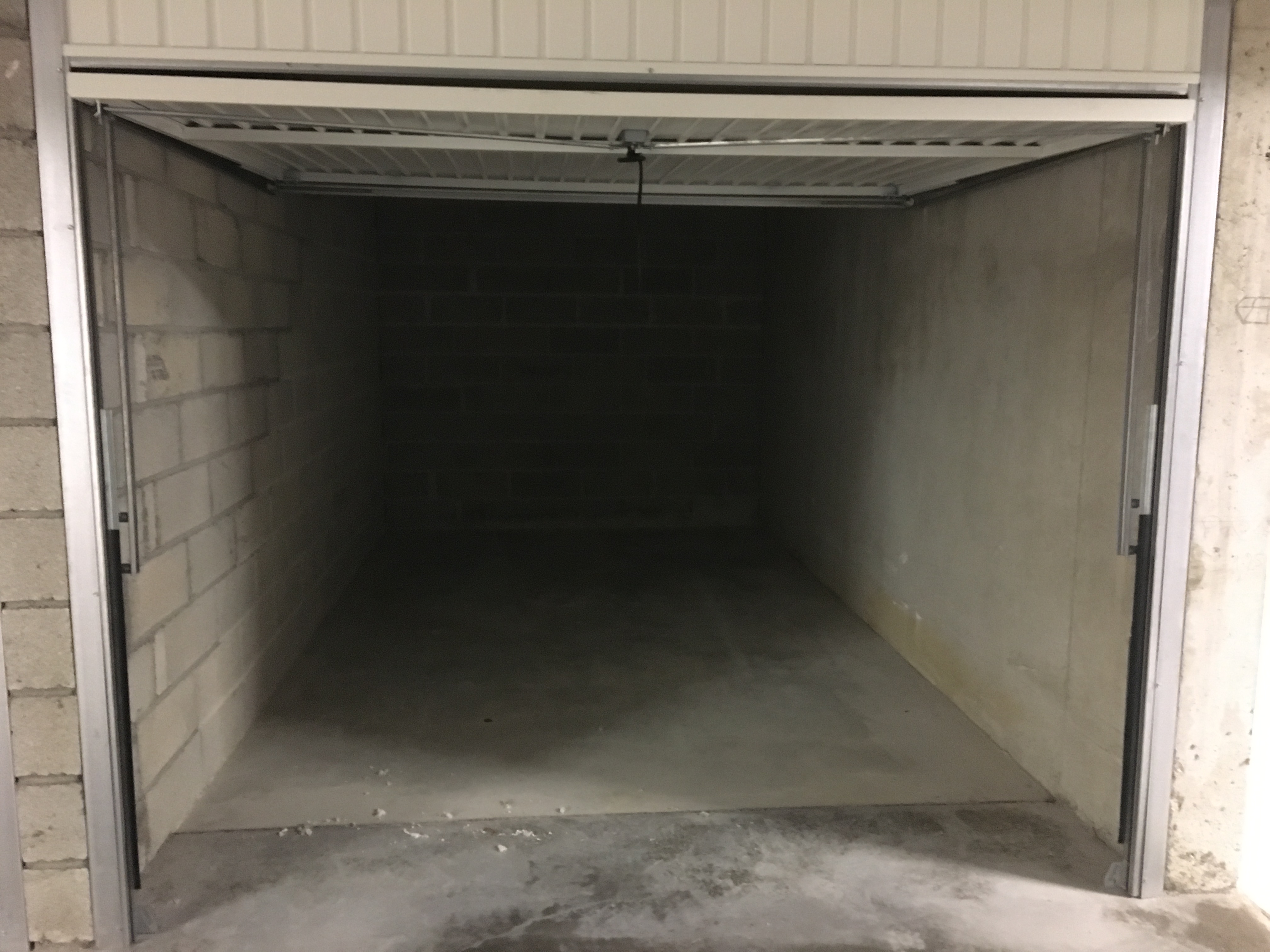 Garage sécurisé en location proche Reims