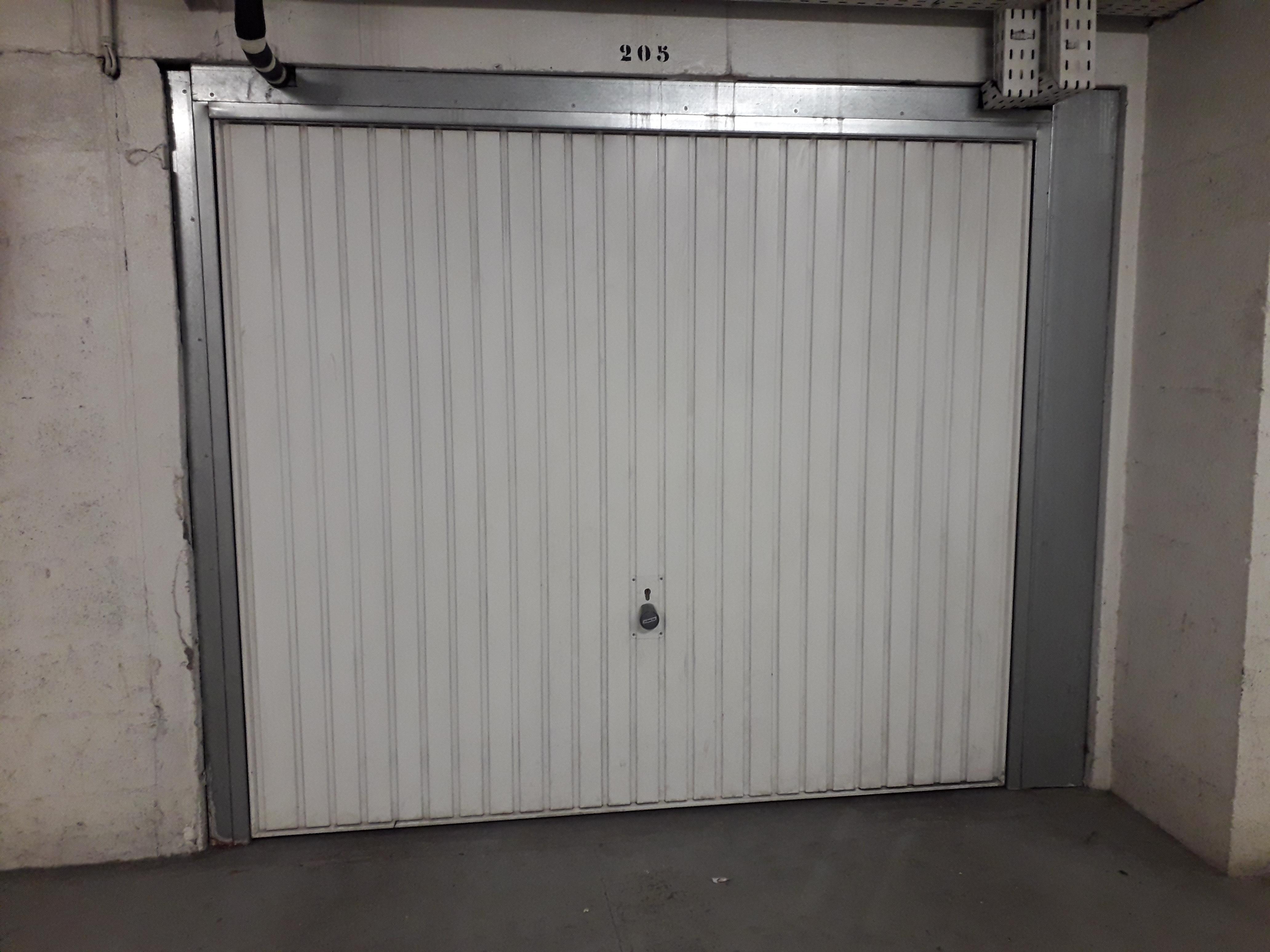 Garage sécurisé de 13m² à Val de Reuil