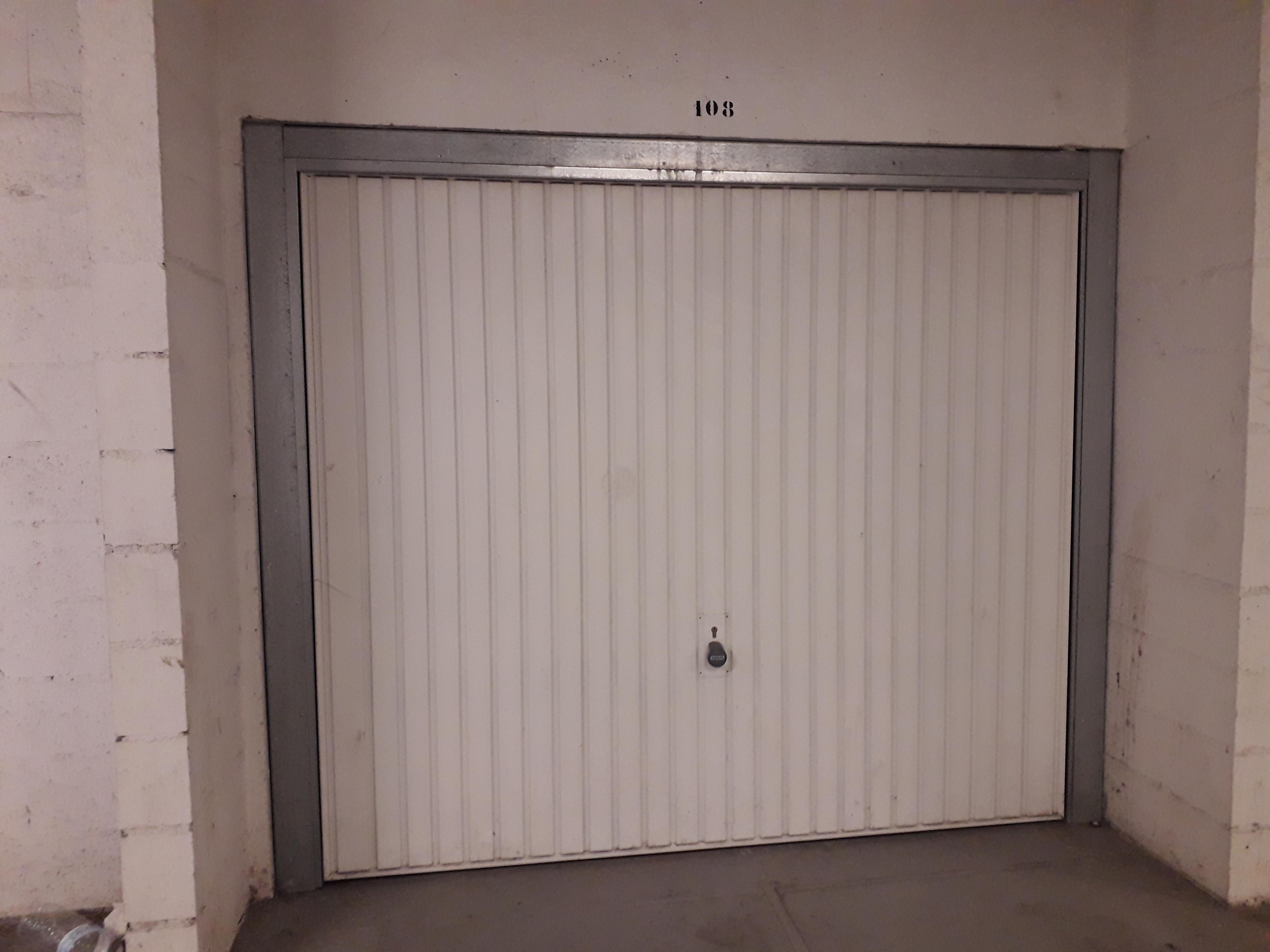 Garage  sécurisé à louer