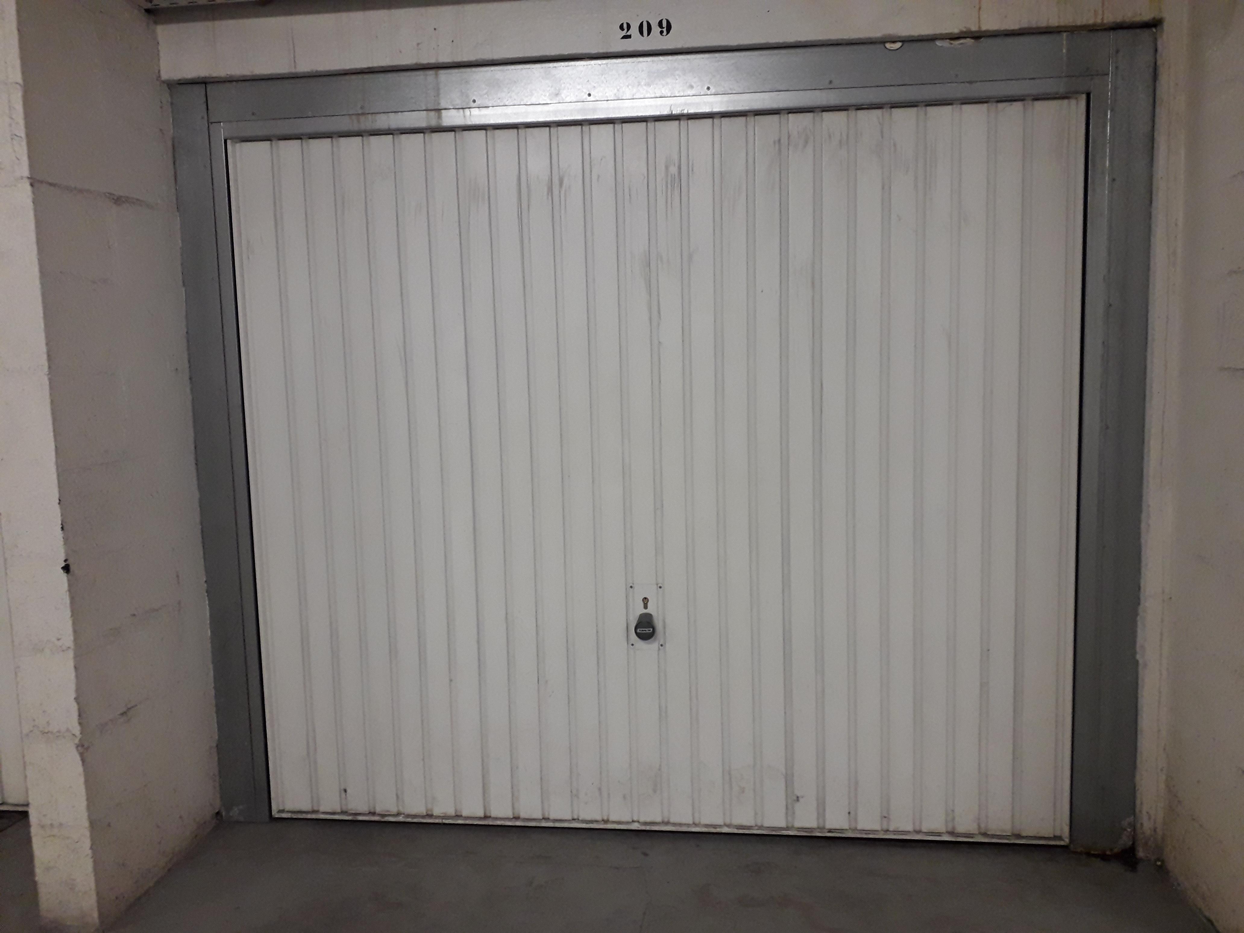 Garage sécurisé de 13m² à Val de Reuil