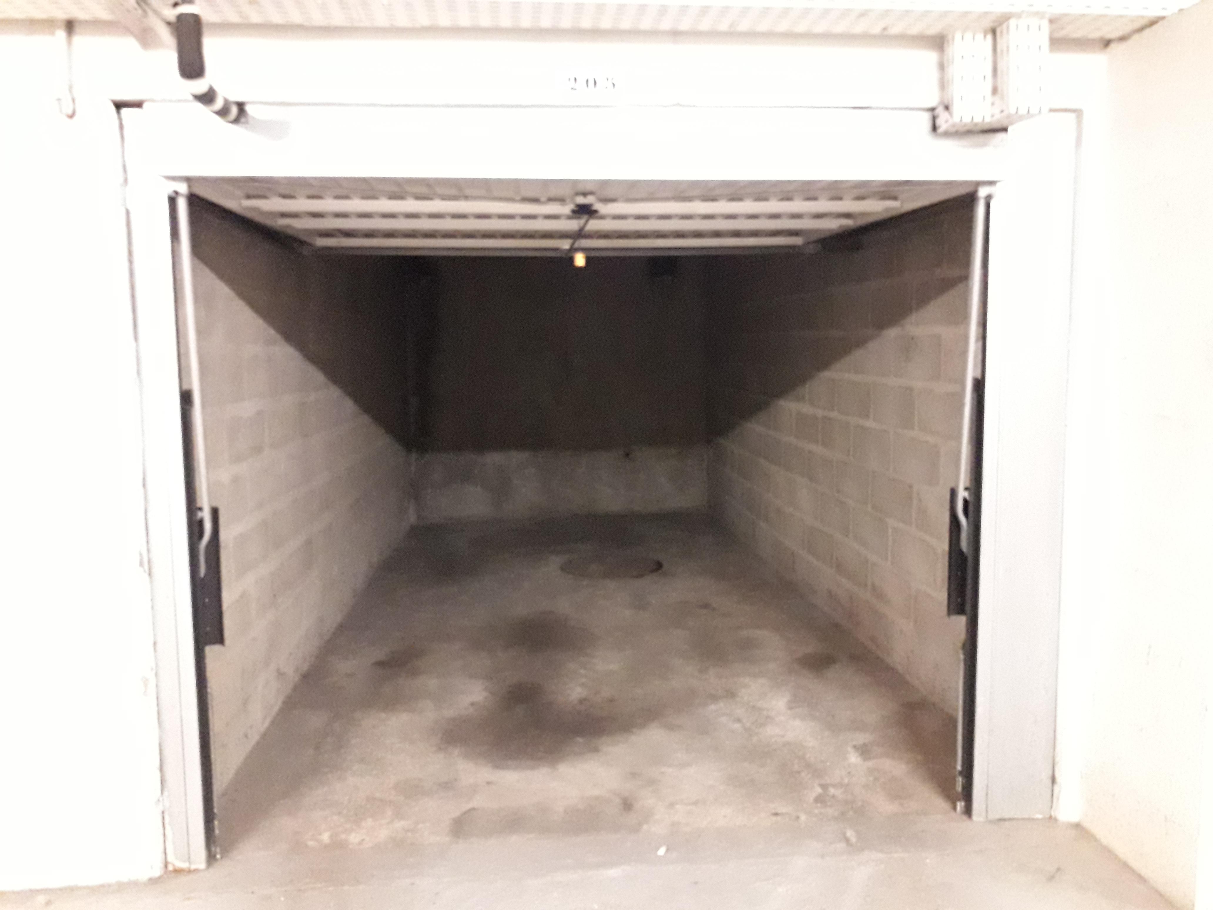 Garage sécurisé de 13m² à Val de Reuil