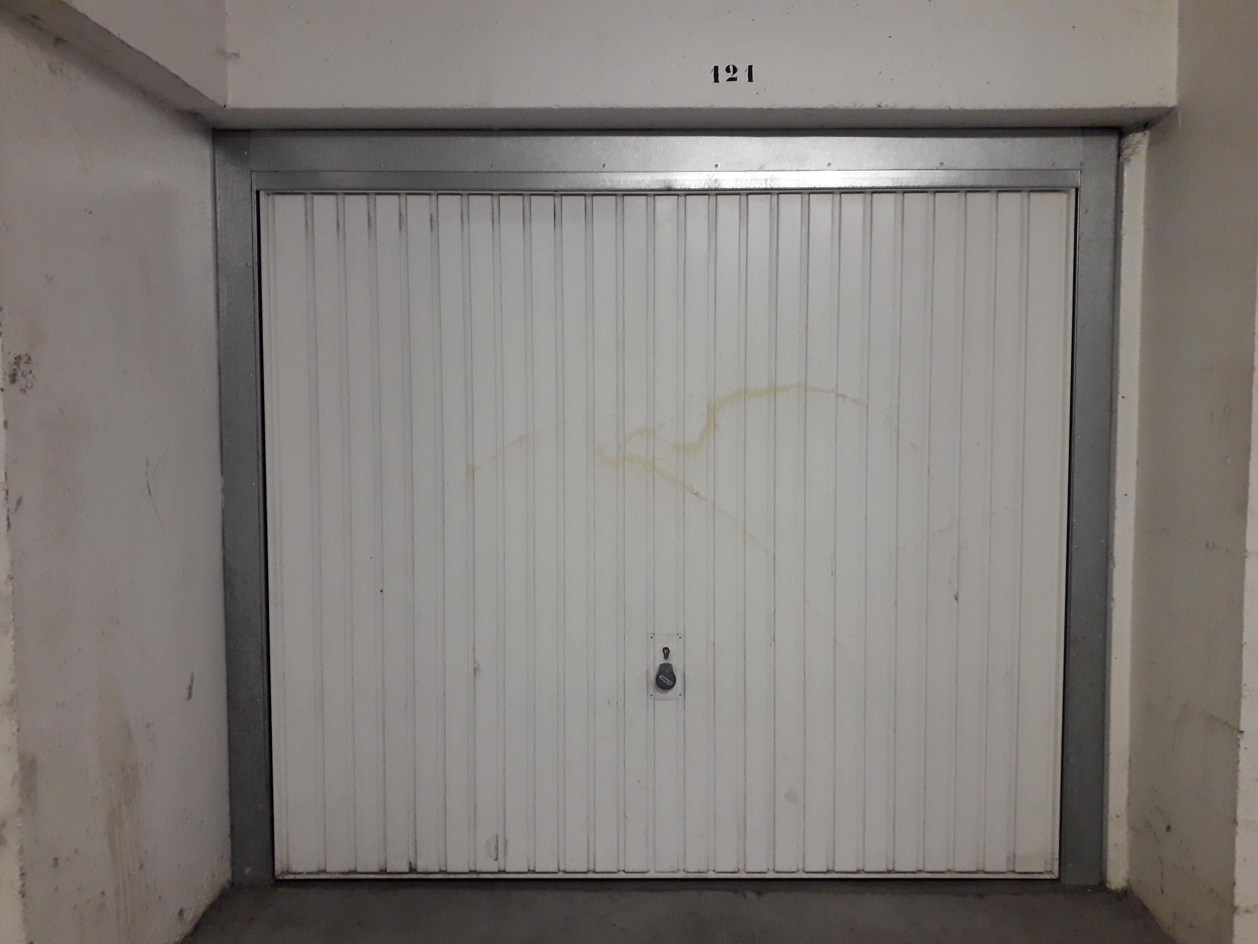 Garage sécurisé de 12m² à Val de Reuil