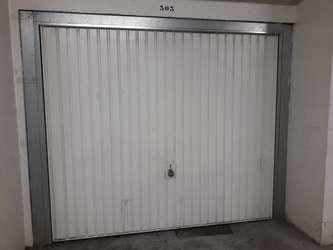 Garage de plain-pied à Val de Reuil