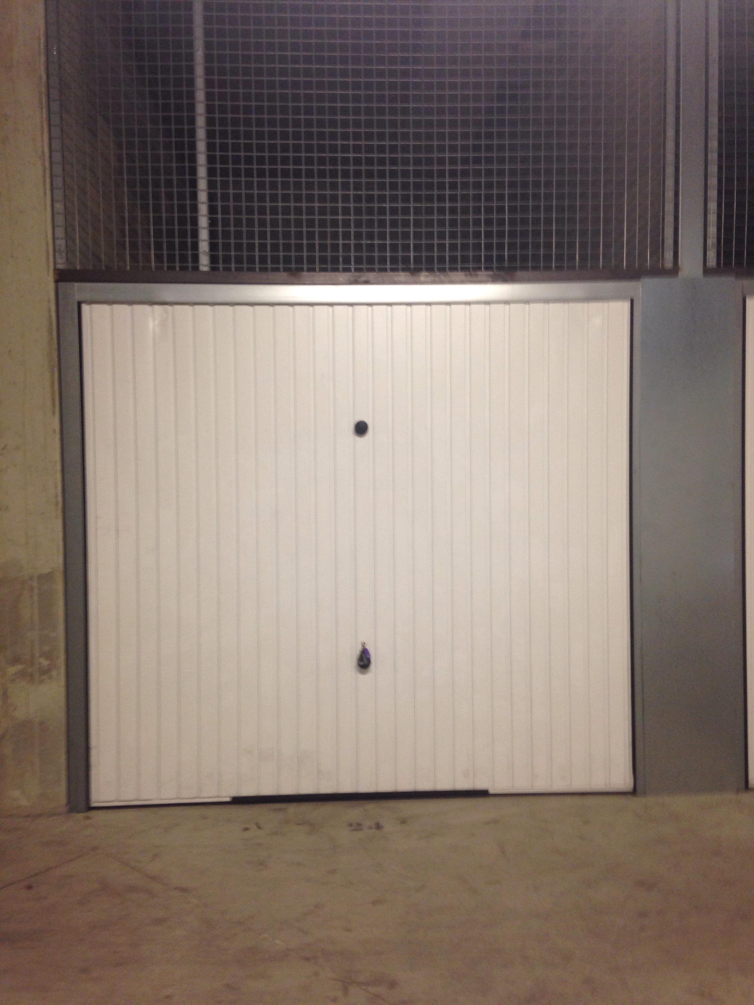 Garage boxé à louer