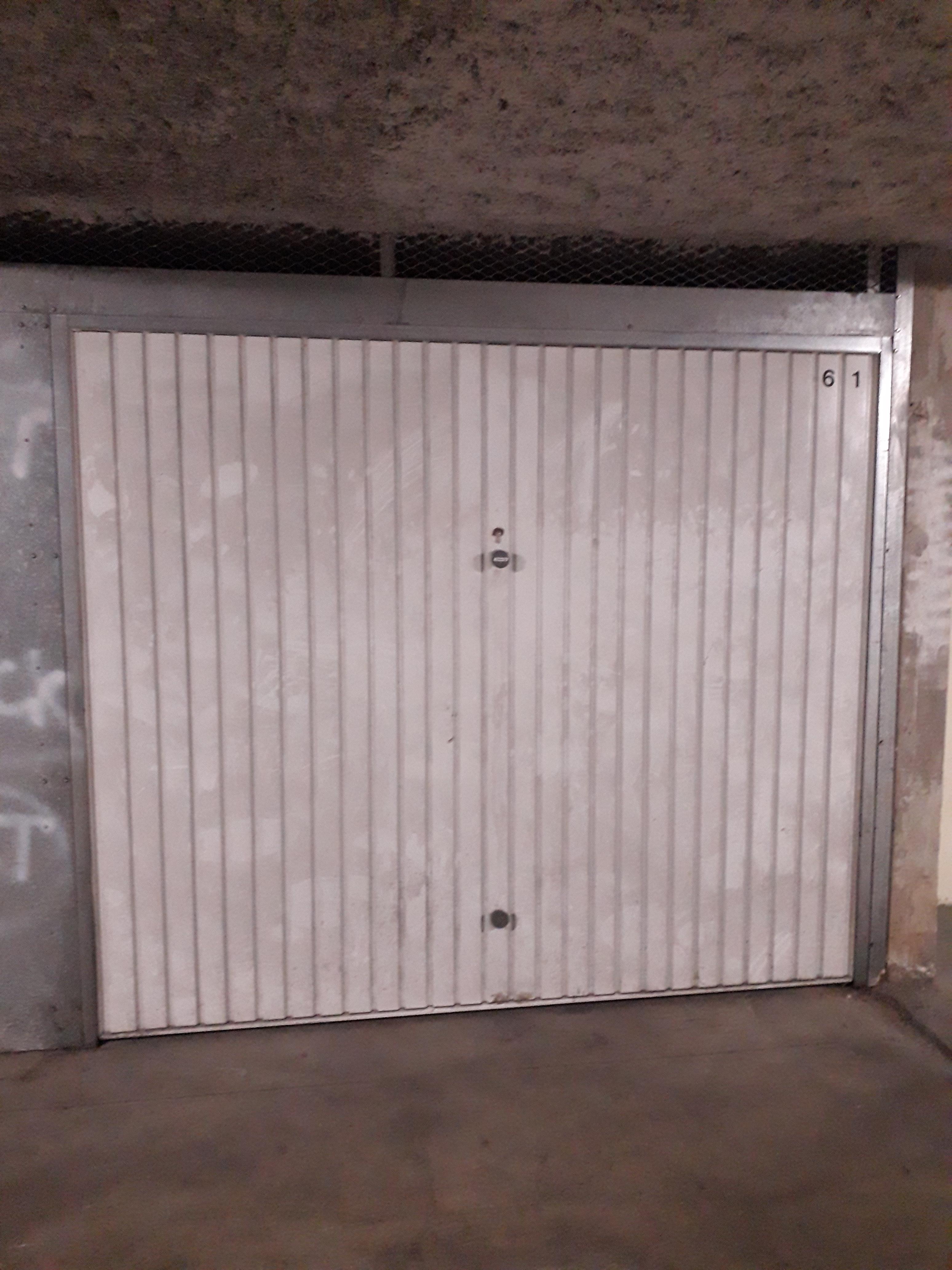 Parking / Garage / proche Avignon