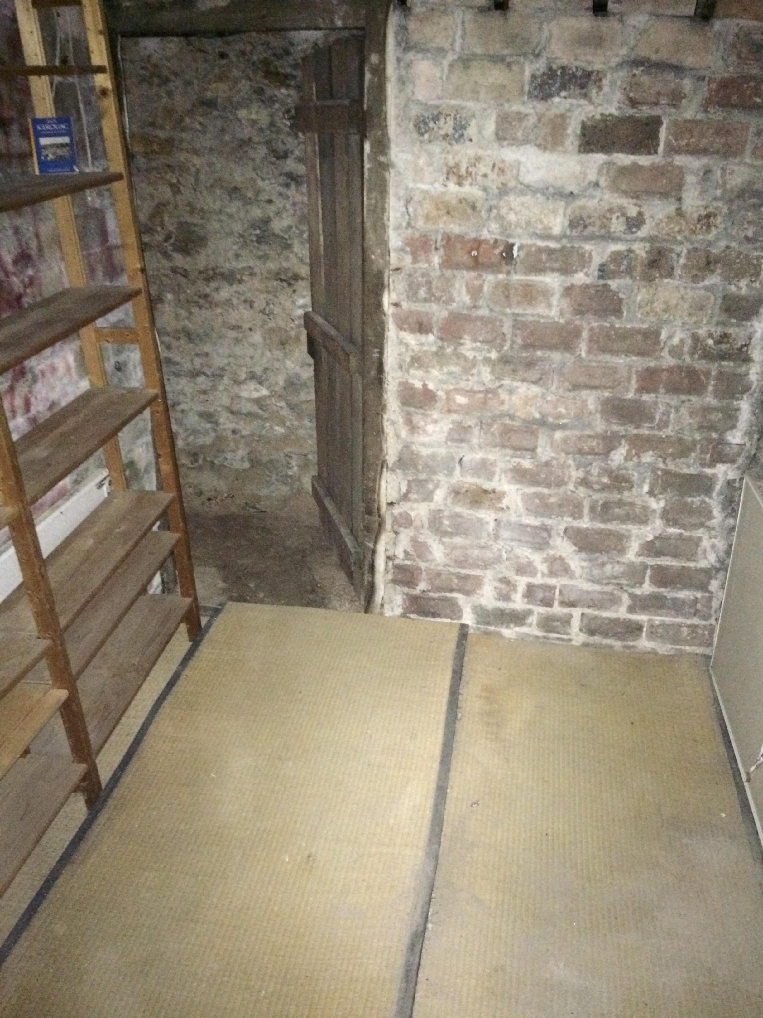 Cave propre et aérée 7m², Paris 17ème, rue