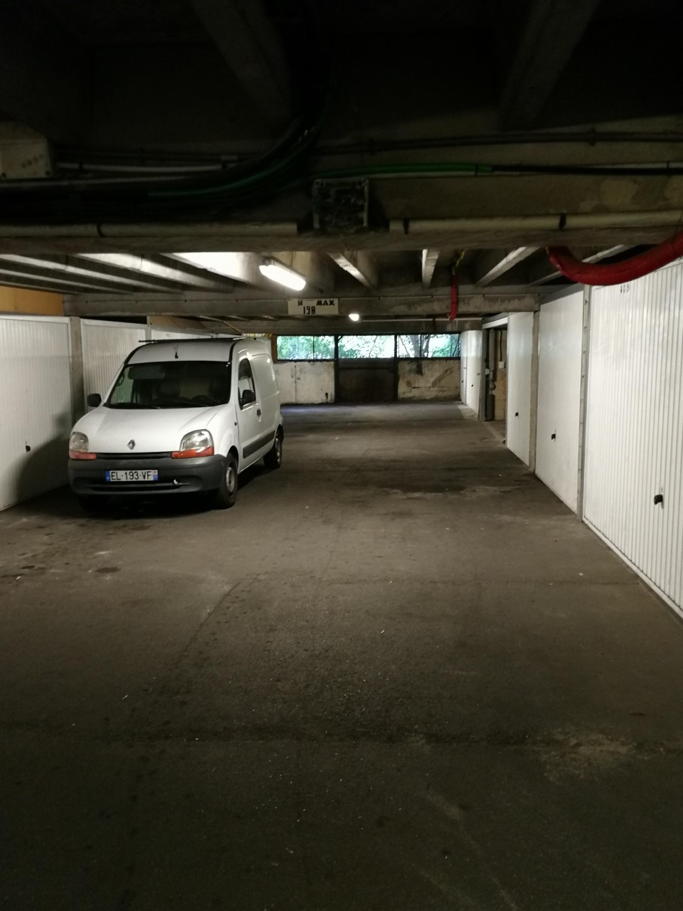 GARDE MEUBLE / ZONE DE STOCKAGE