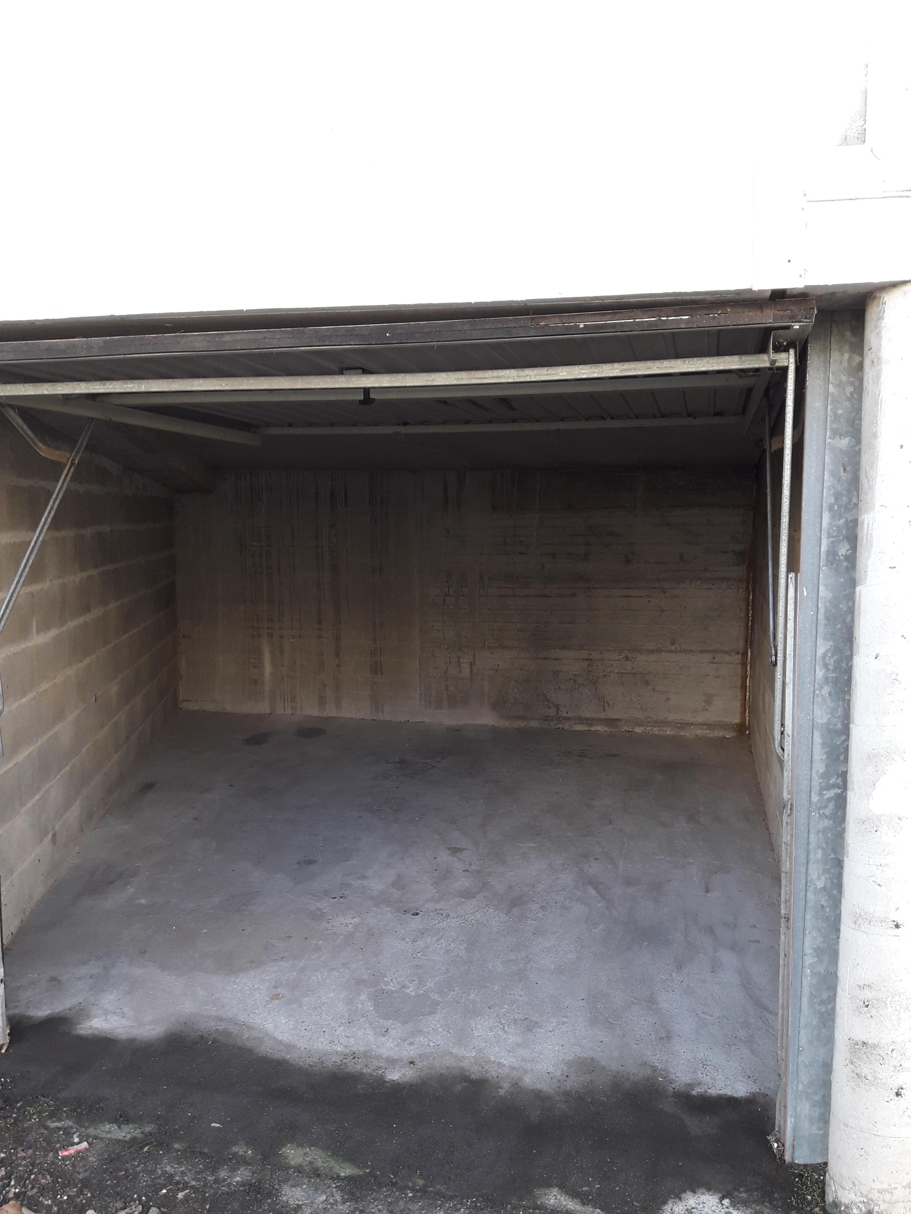Grand box fermé / Vénissieux Viviani