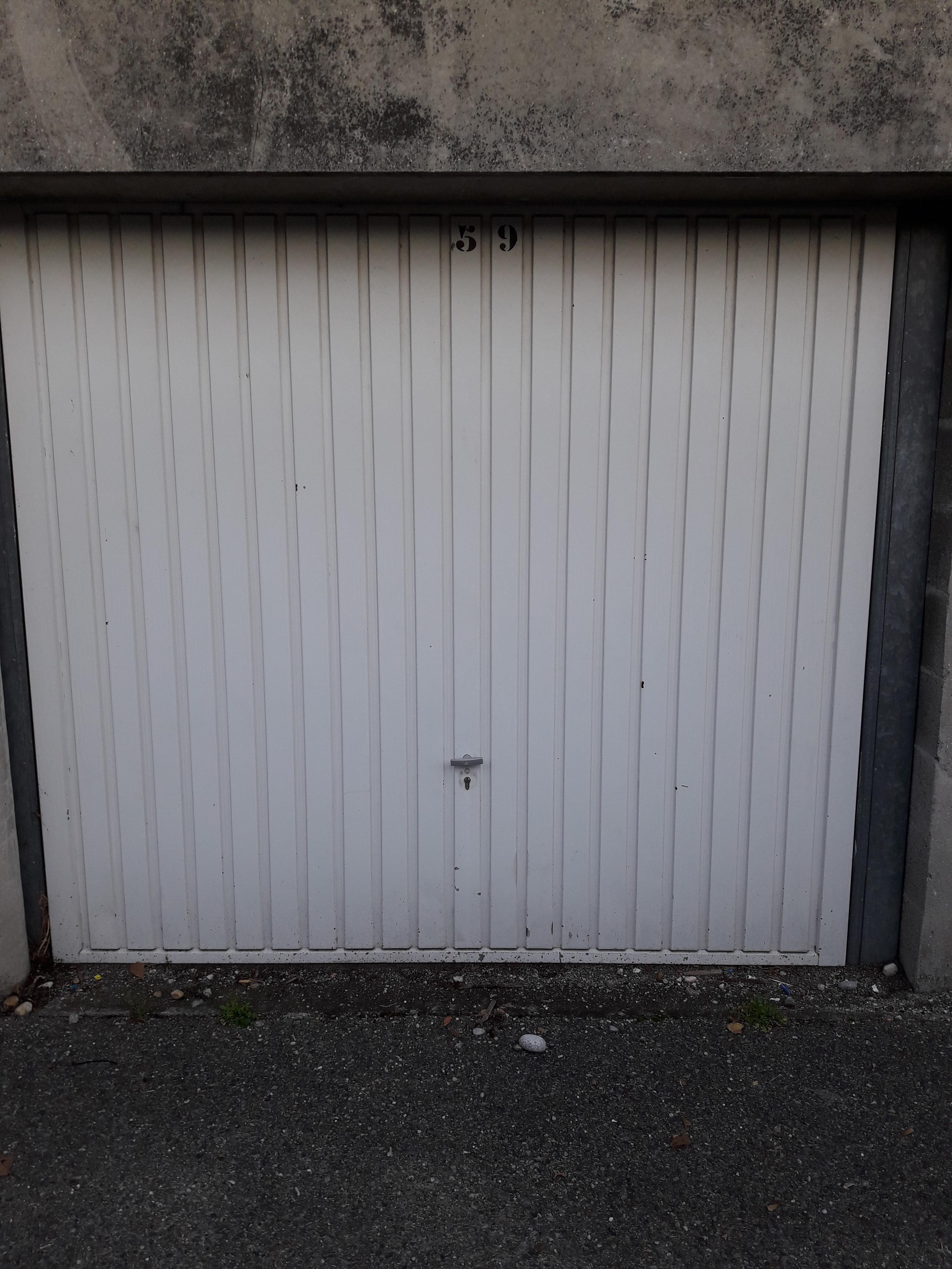 Stockage / Garde meuble / proche Lyon 8