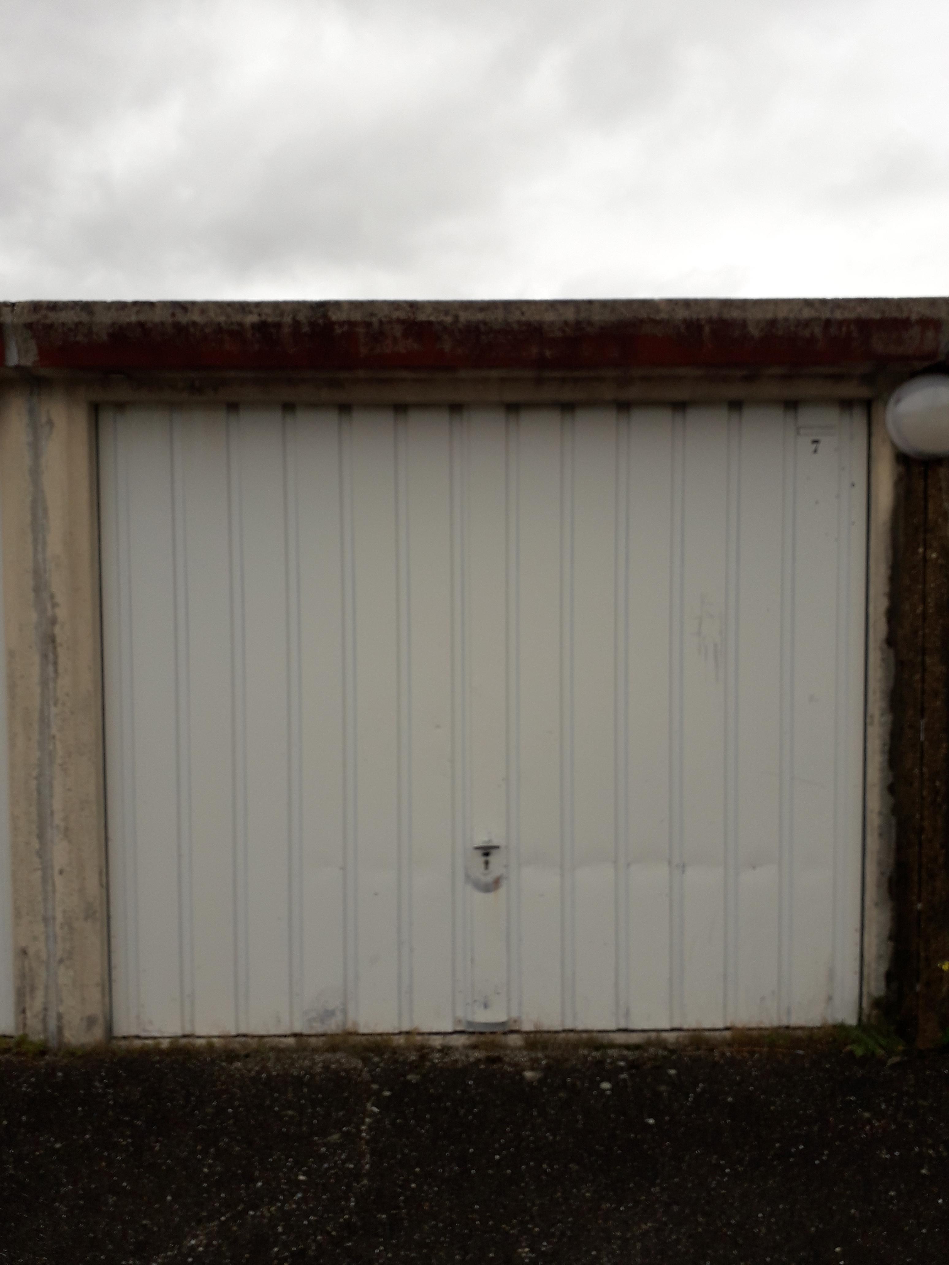 Box fermé sécurisé / Parking