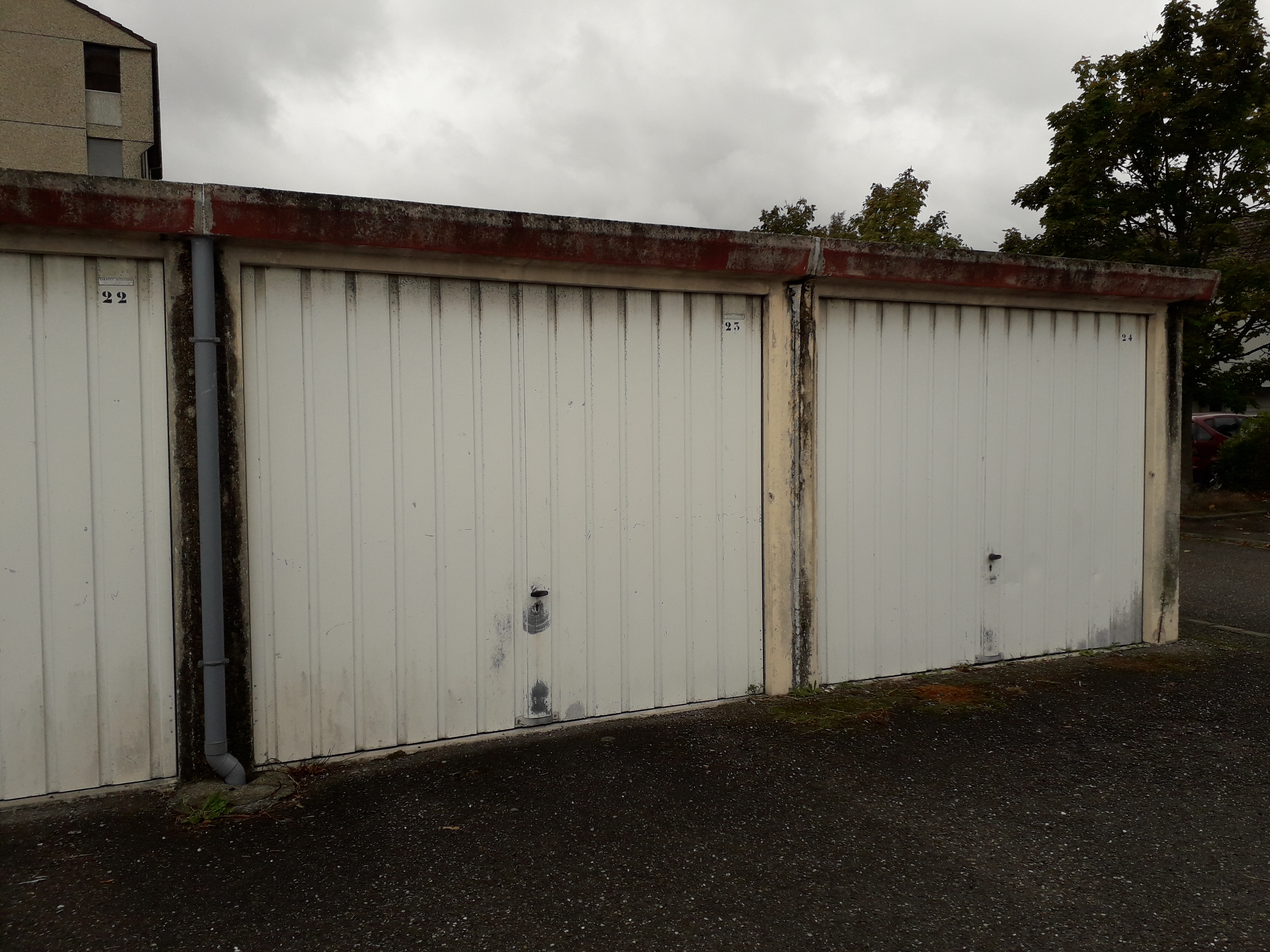 Box fermé sécurisé / Parking