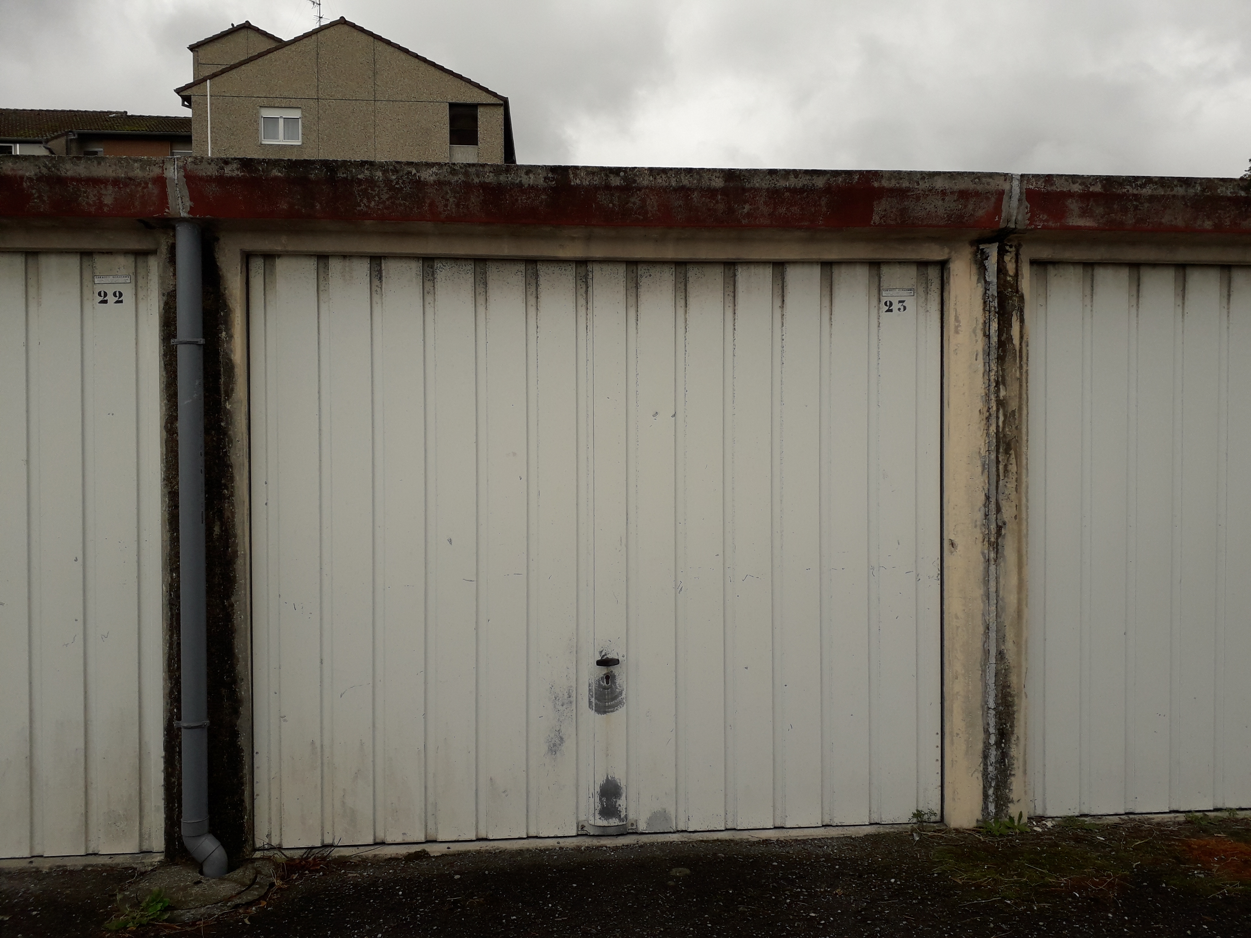 Box fermé sécurisé / Parking