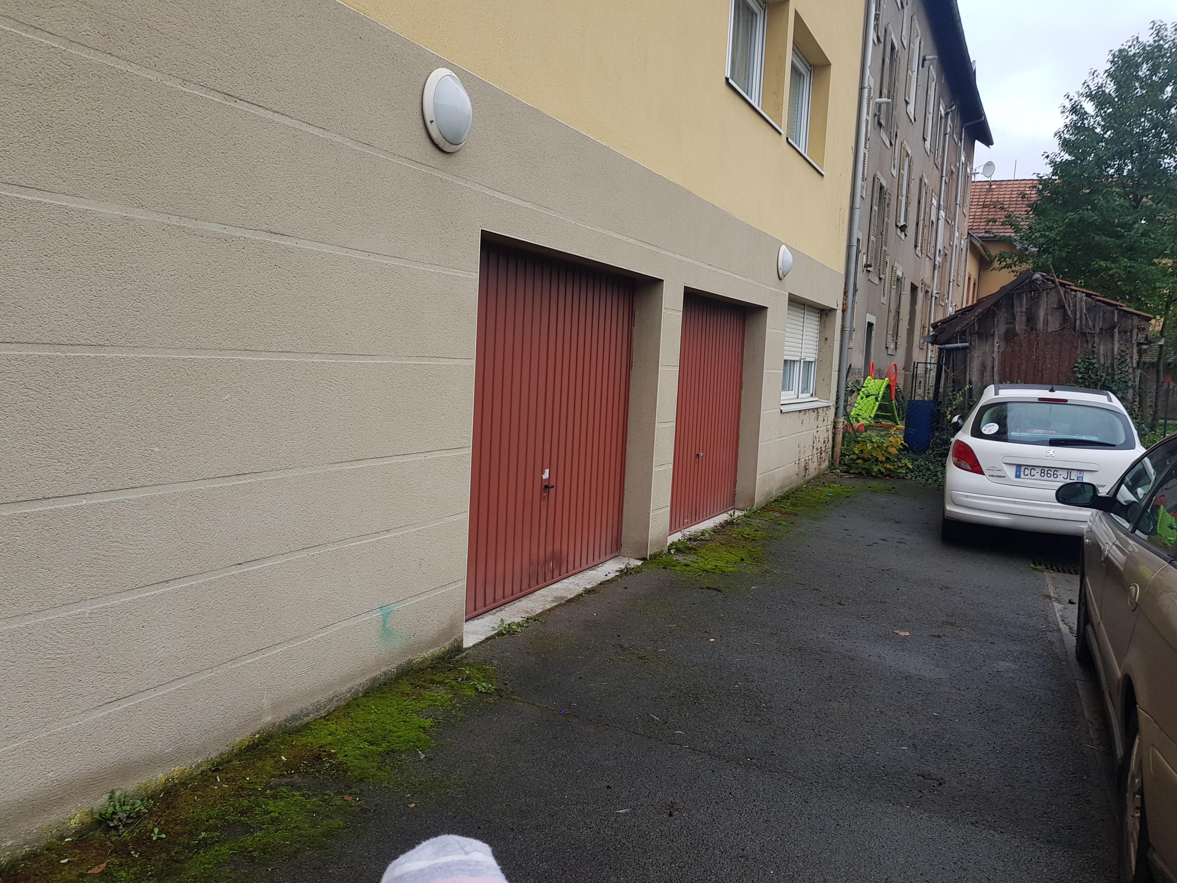 Grand box pour stockage ou voiture