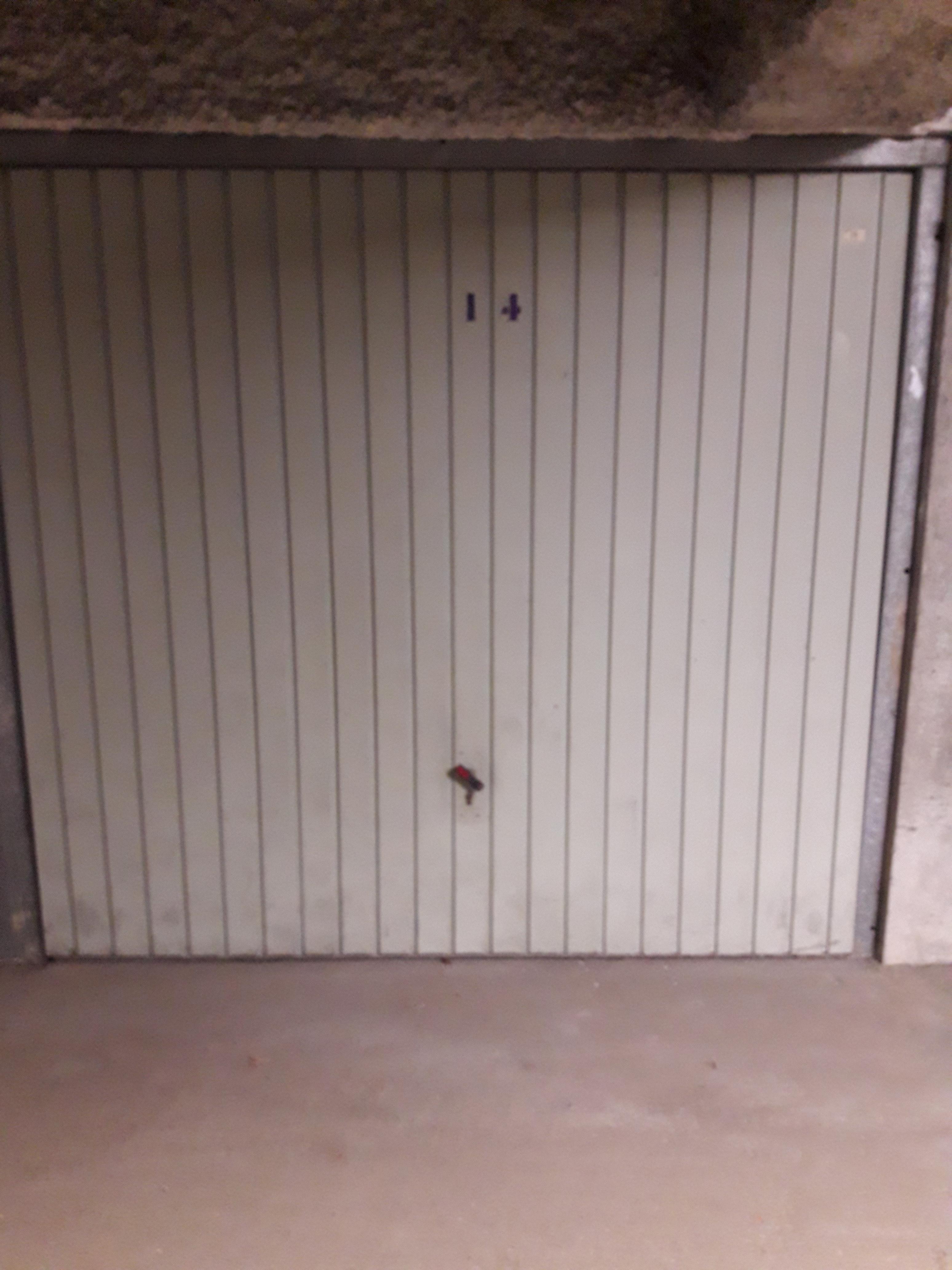 Garage en sous-sol /  Basses Barolles