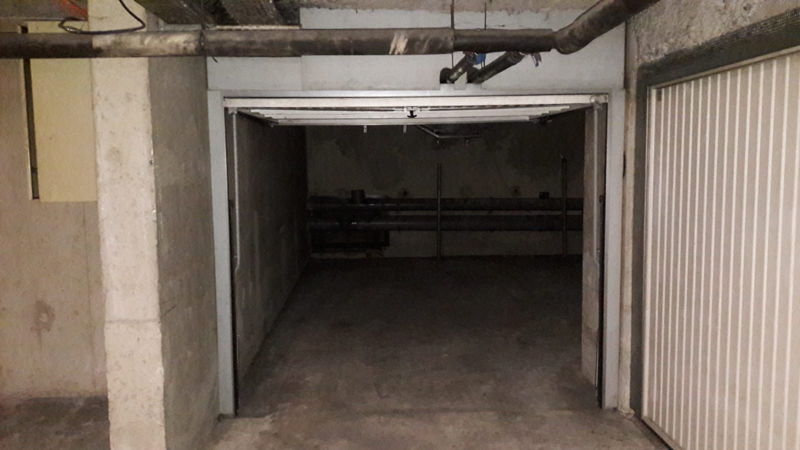 Garage box - 1 place voiture + rangements
