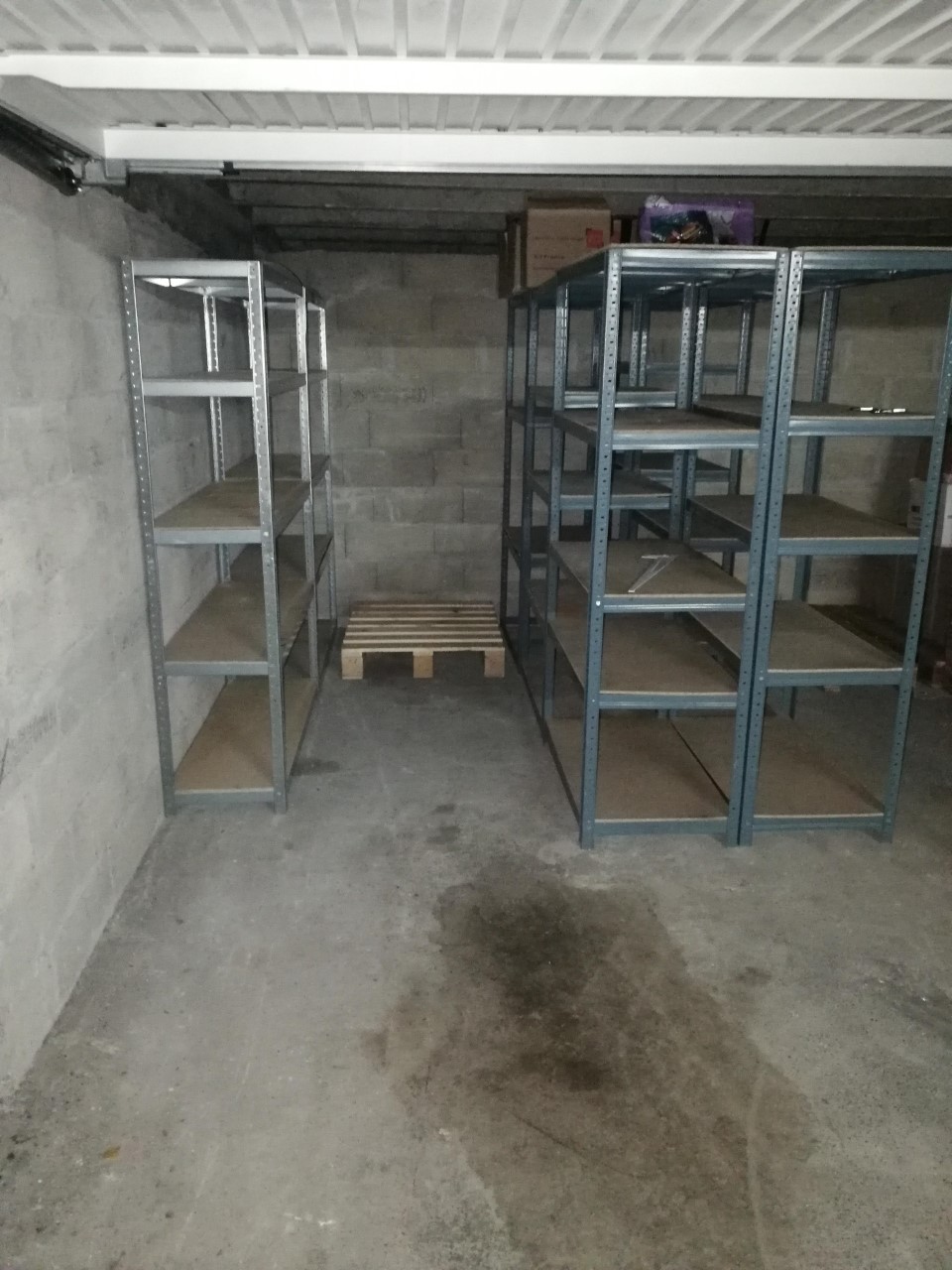 GARDE MEUBLE / ZONE DE STOCKAGE