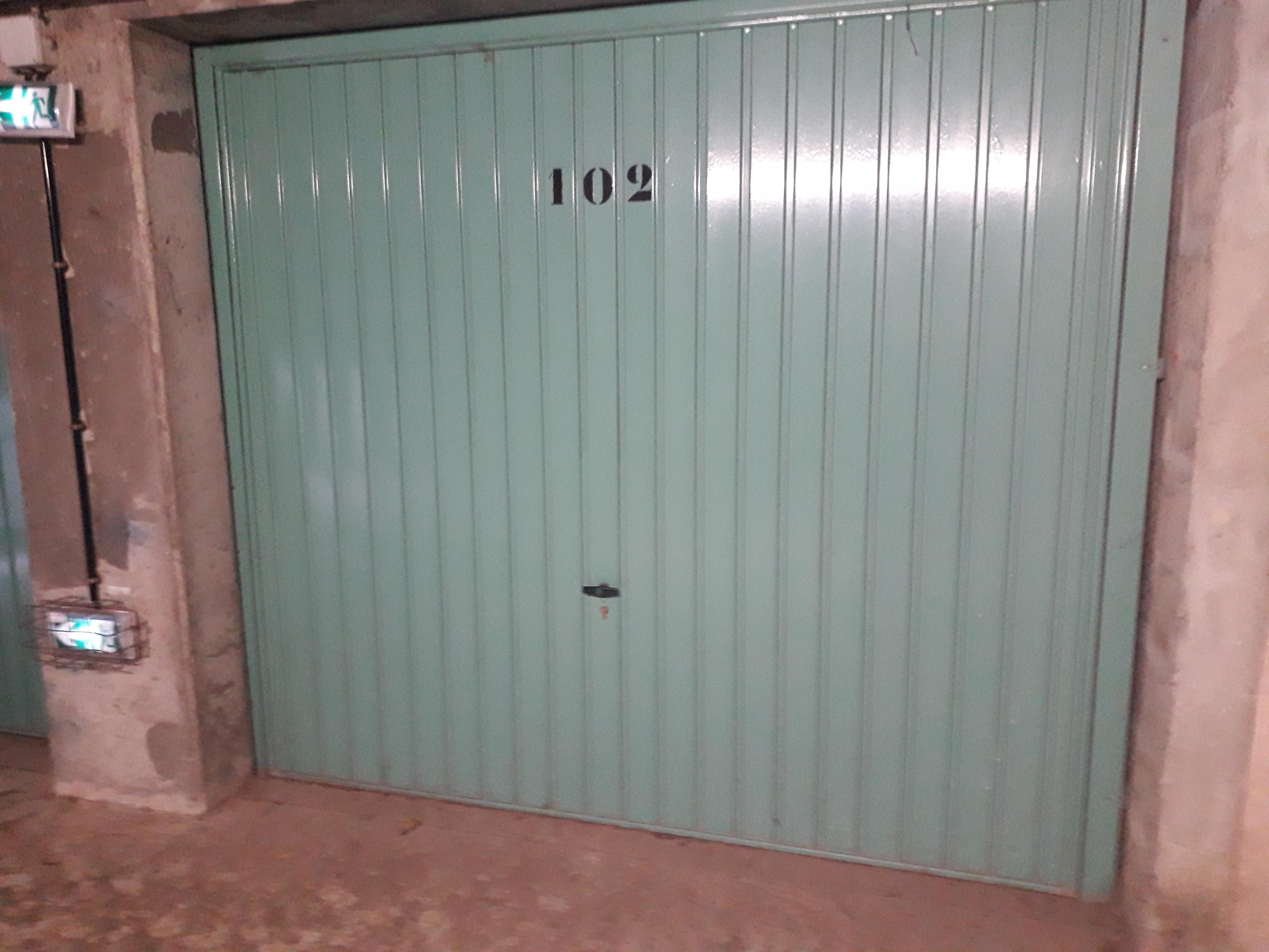 Garage sécurisé en Rez-de-chaussée couvert sur Les Andelys