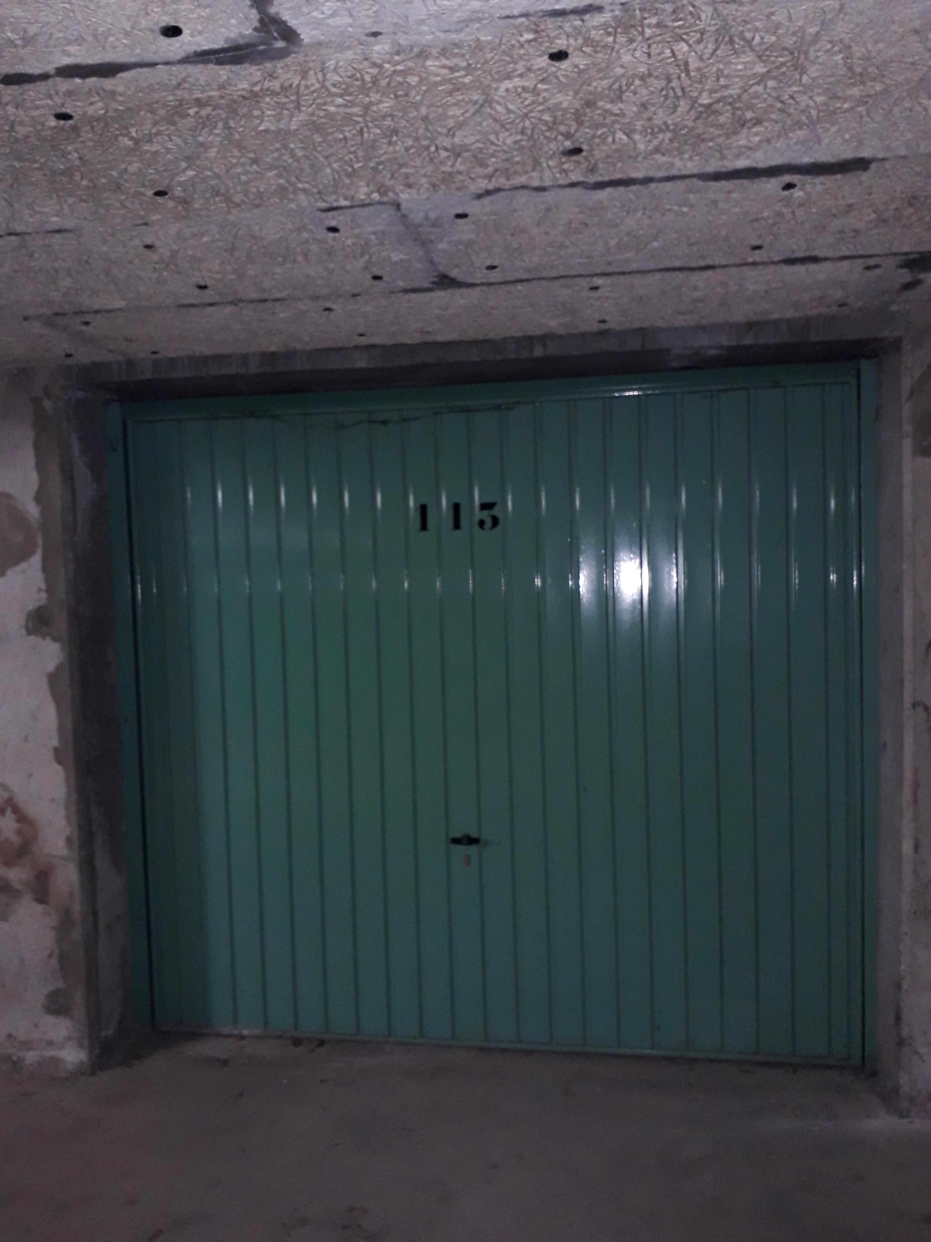 Garage sécurisé en Rez-de-chaussée couvert sur Les Andelys