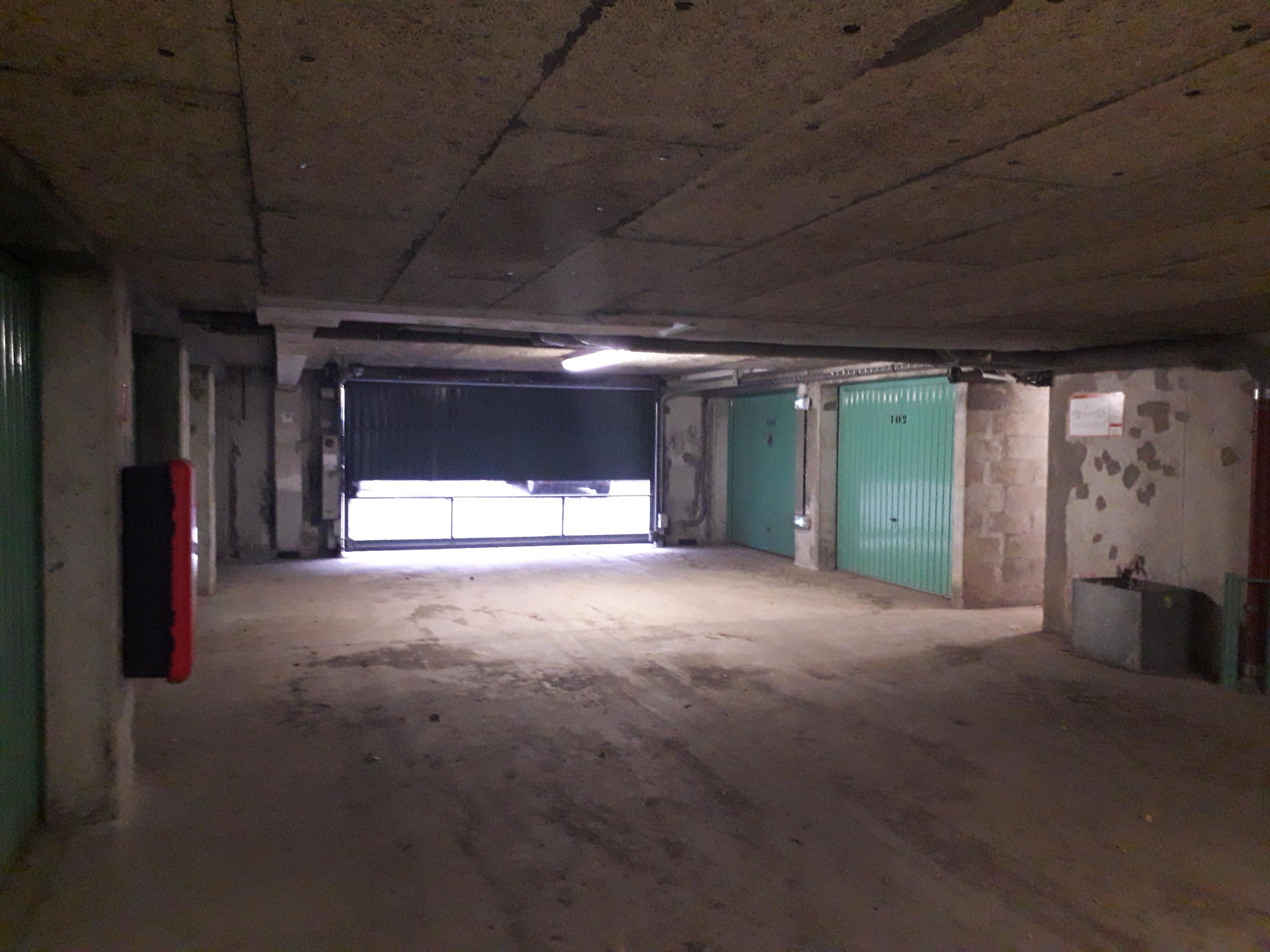 Garage sécurisé en Rez-de-chaussée couvert sur Les Andelys