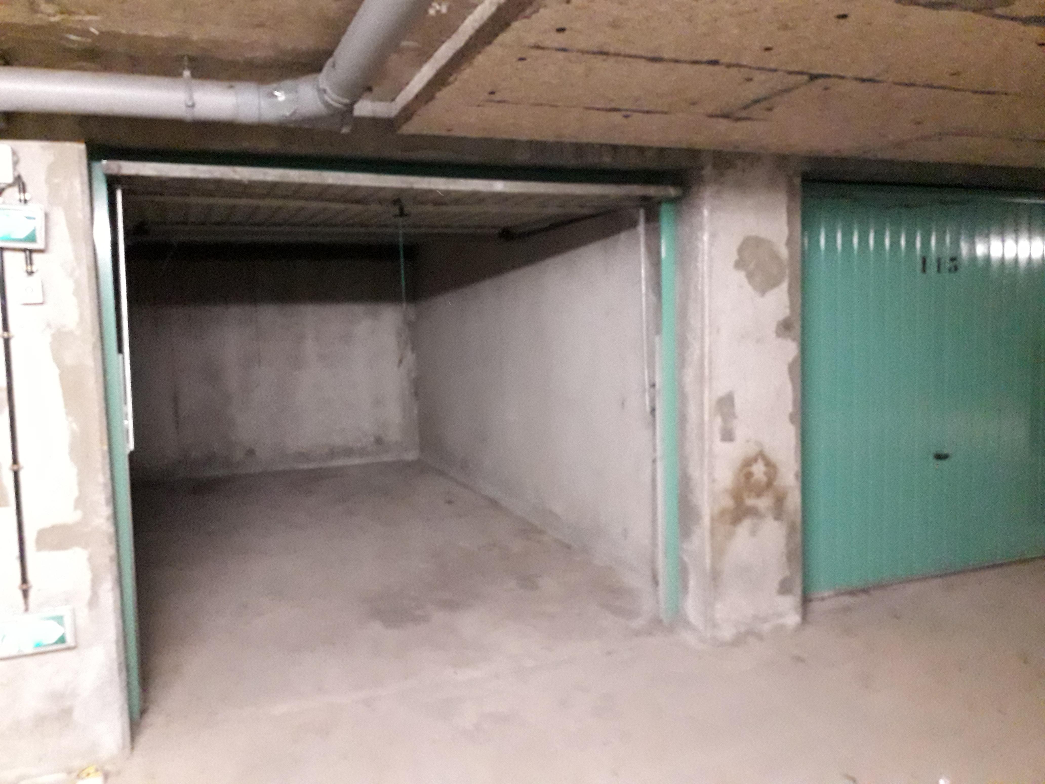 Parking fermé sécurisé en sous-sol