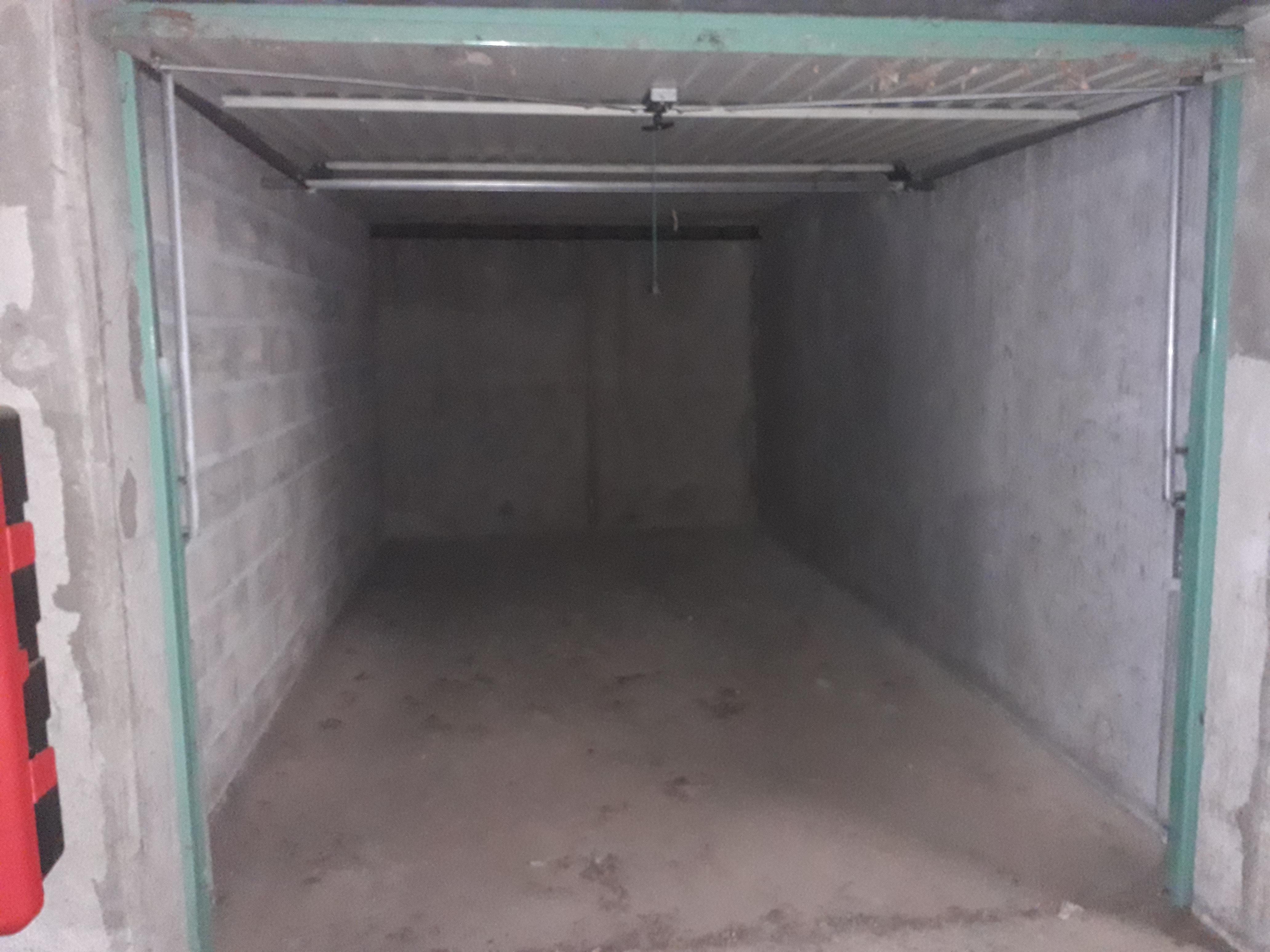 Garage sécurisé en Rez-de-chaussée couvert sur Les Andelys