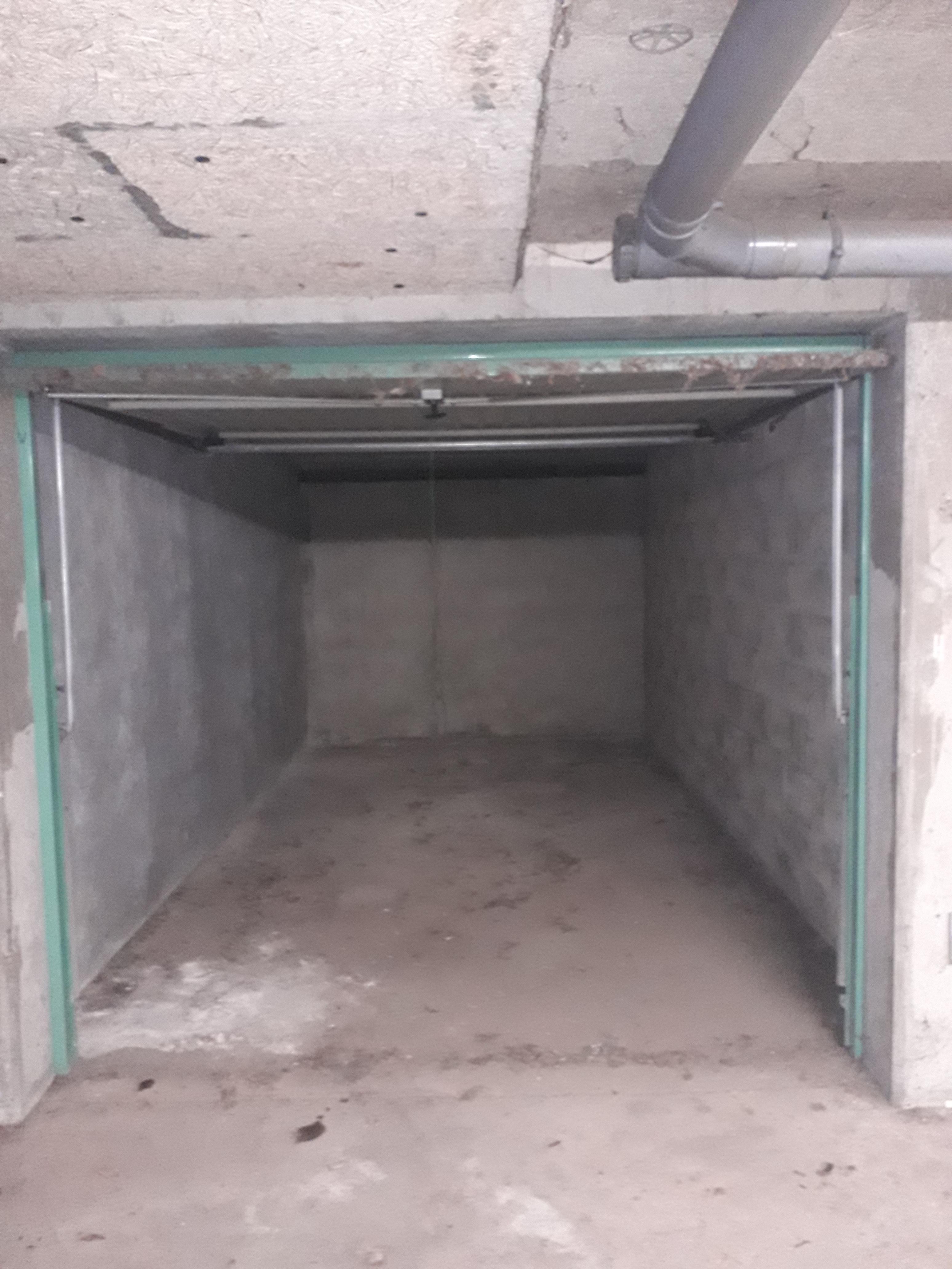 Garage sécurisé en Rez-de-chaussée couvert sur Les Andelys