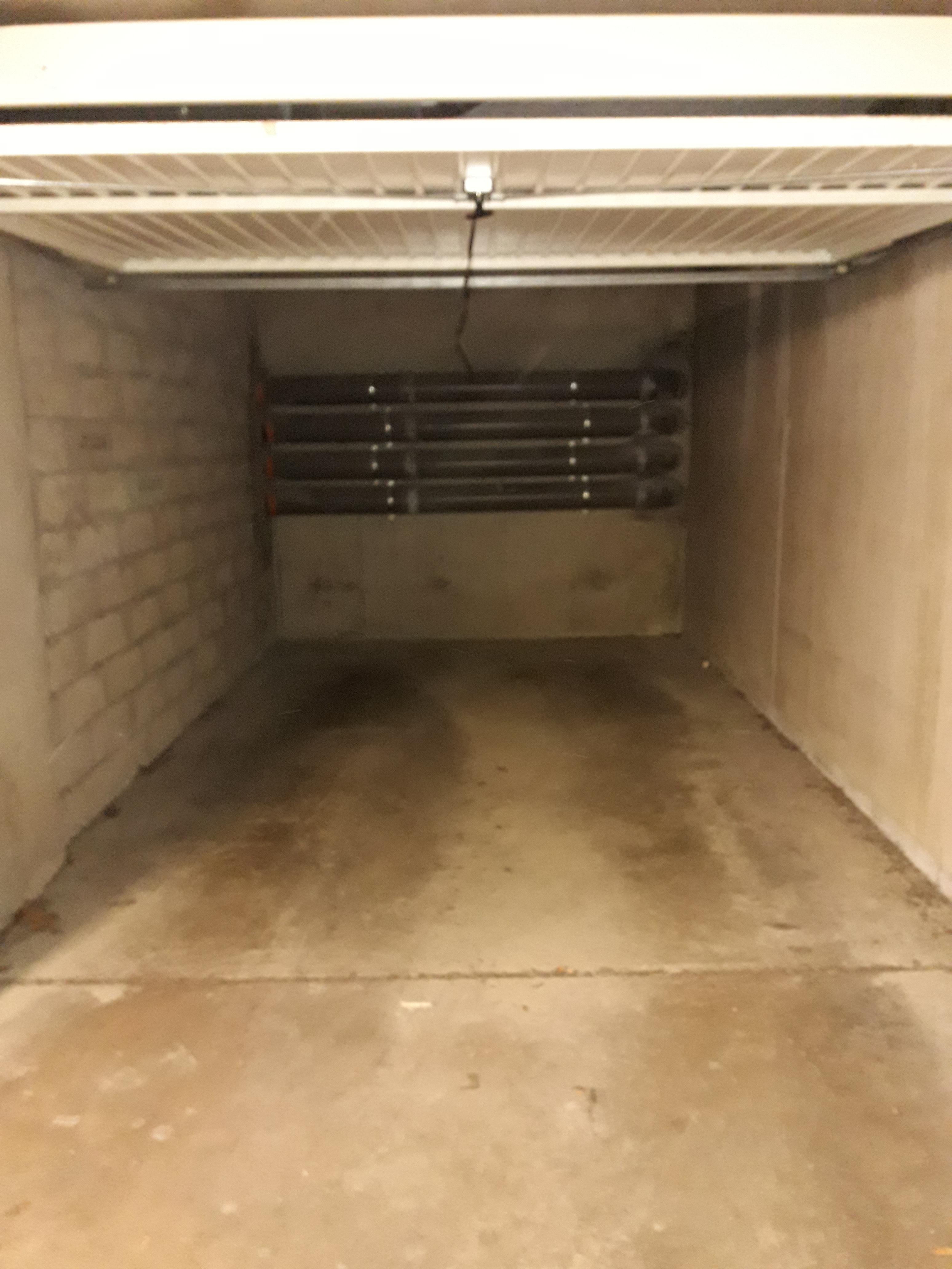Garage fermé en sous-sol /Lyon 8