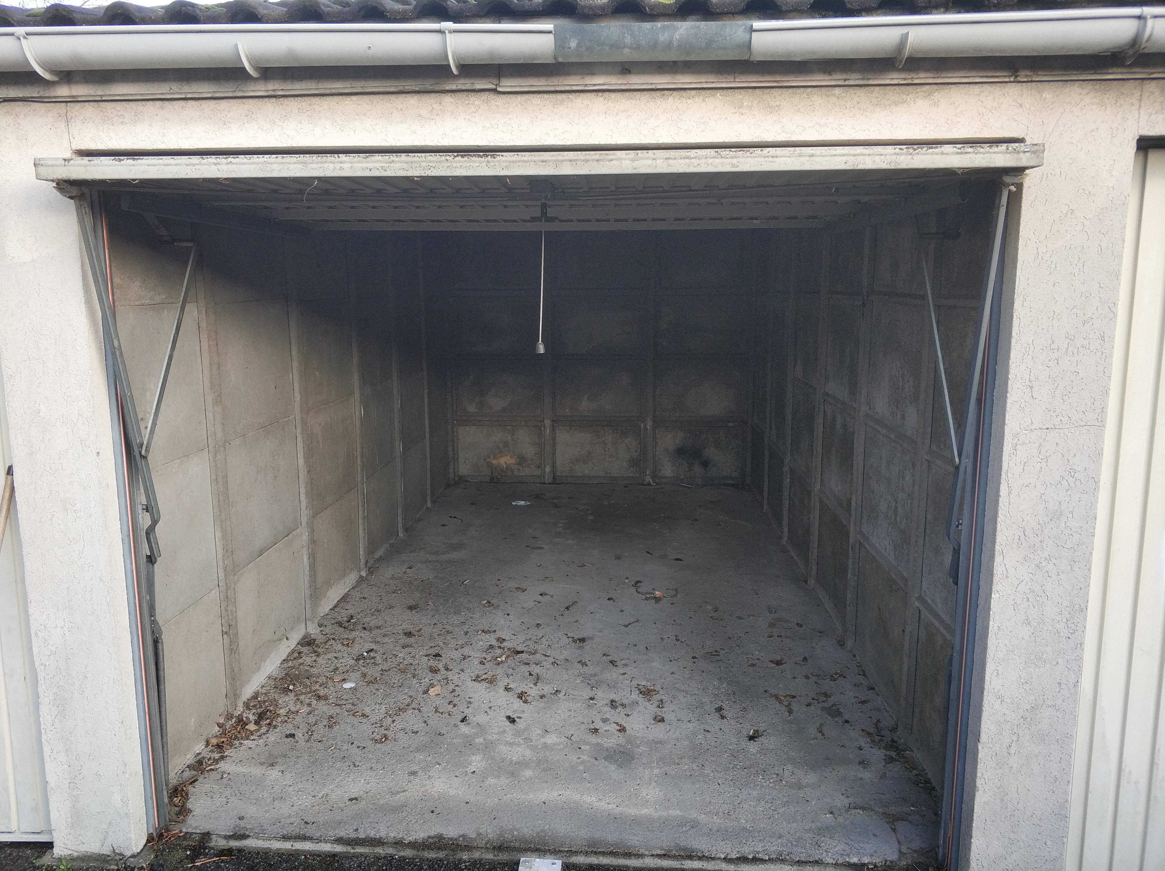 Garage à louer / Espace de stockage