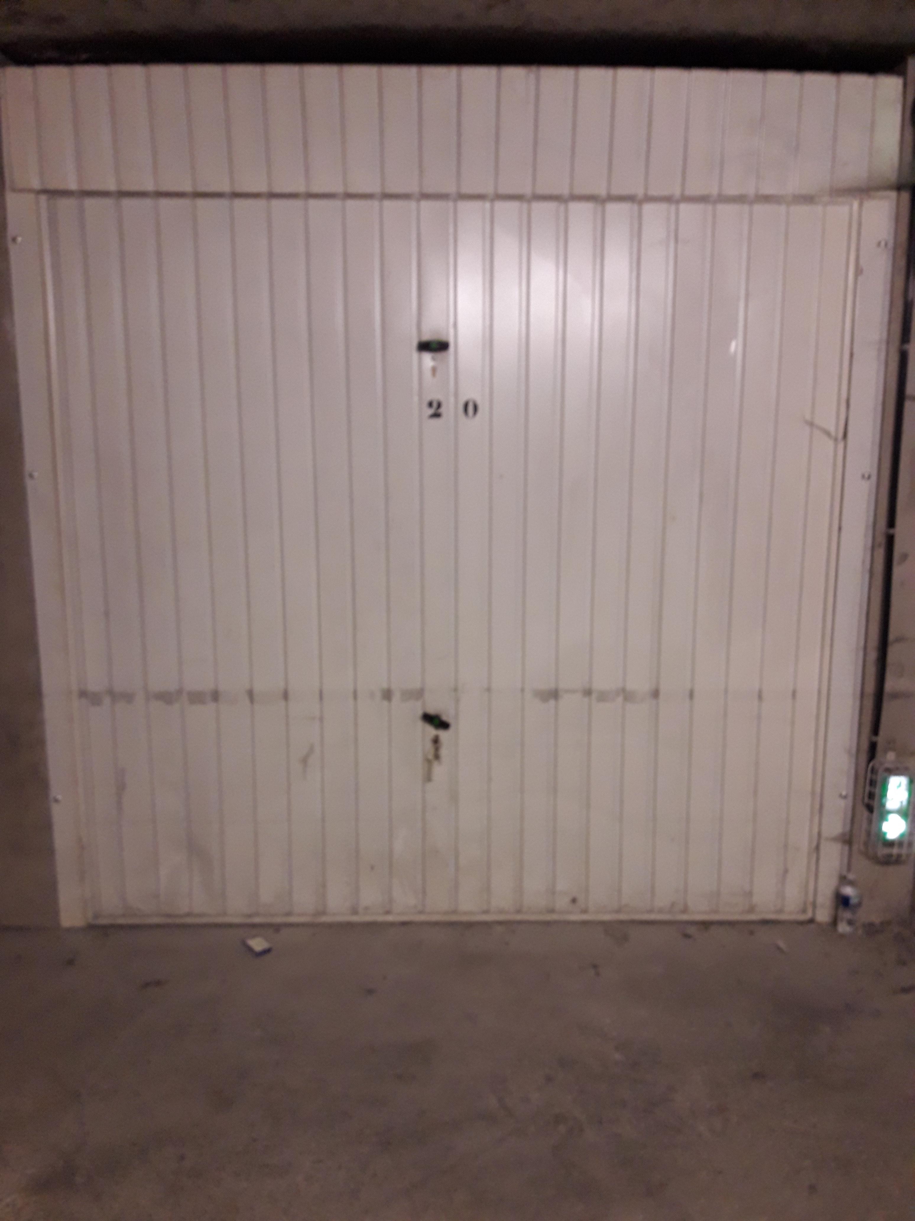 Garage de 14m² à louer proche gare de
