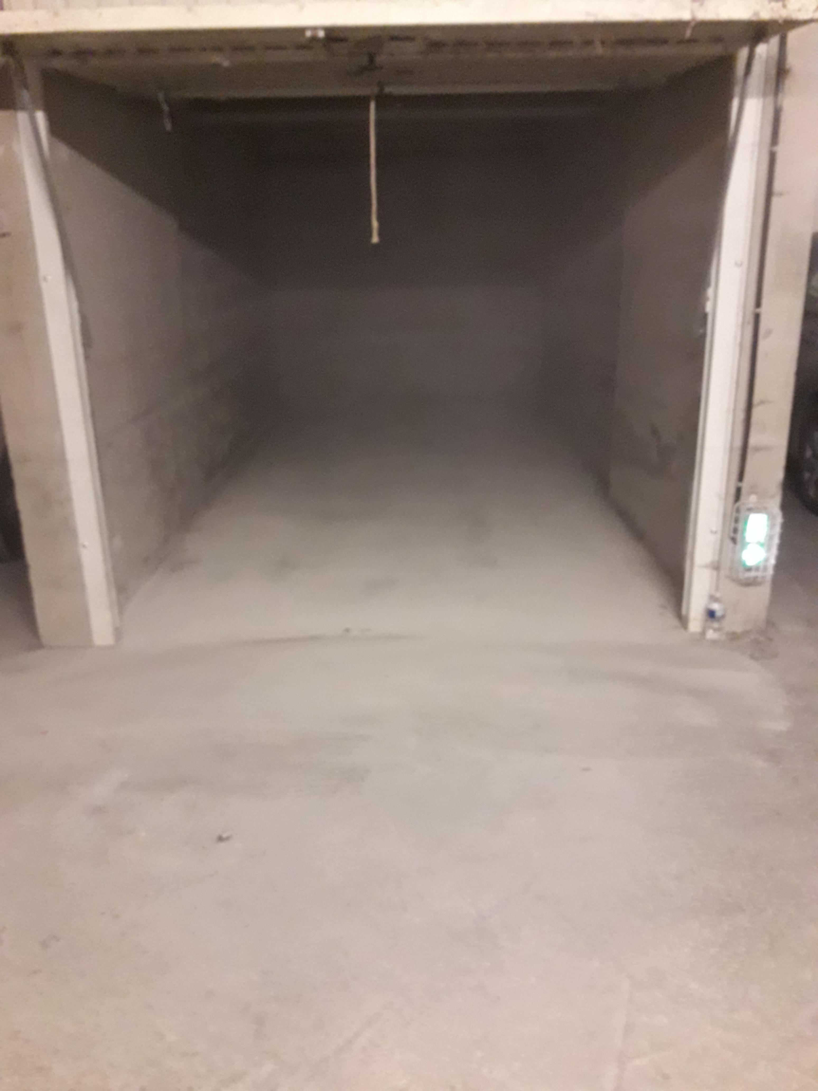 Garage de 14m² à louer proche gare de