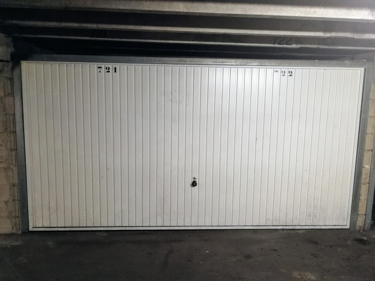 GARDE MEUBLE / ZONE DE STOCKAGE