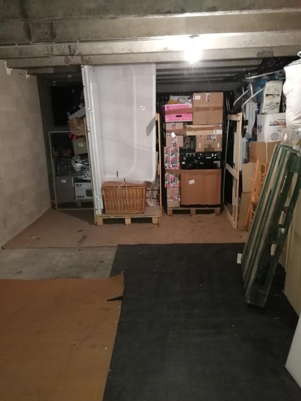 GARDE MEUBLE / ZONE DE STOCKAGE