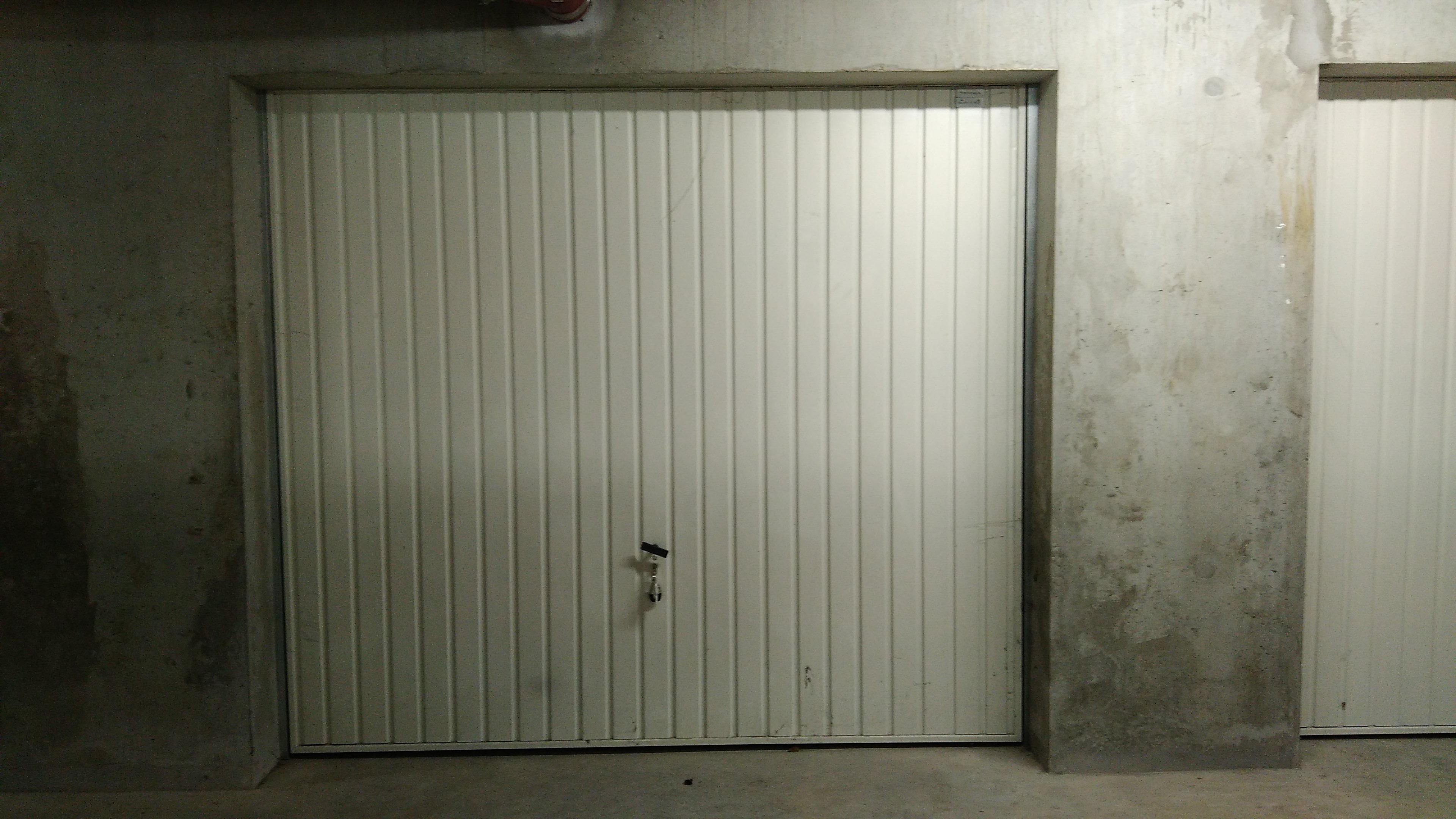 Stationnement privé / Bourg Est