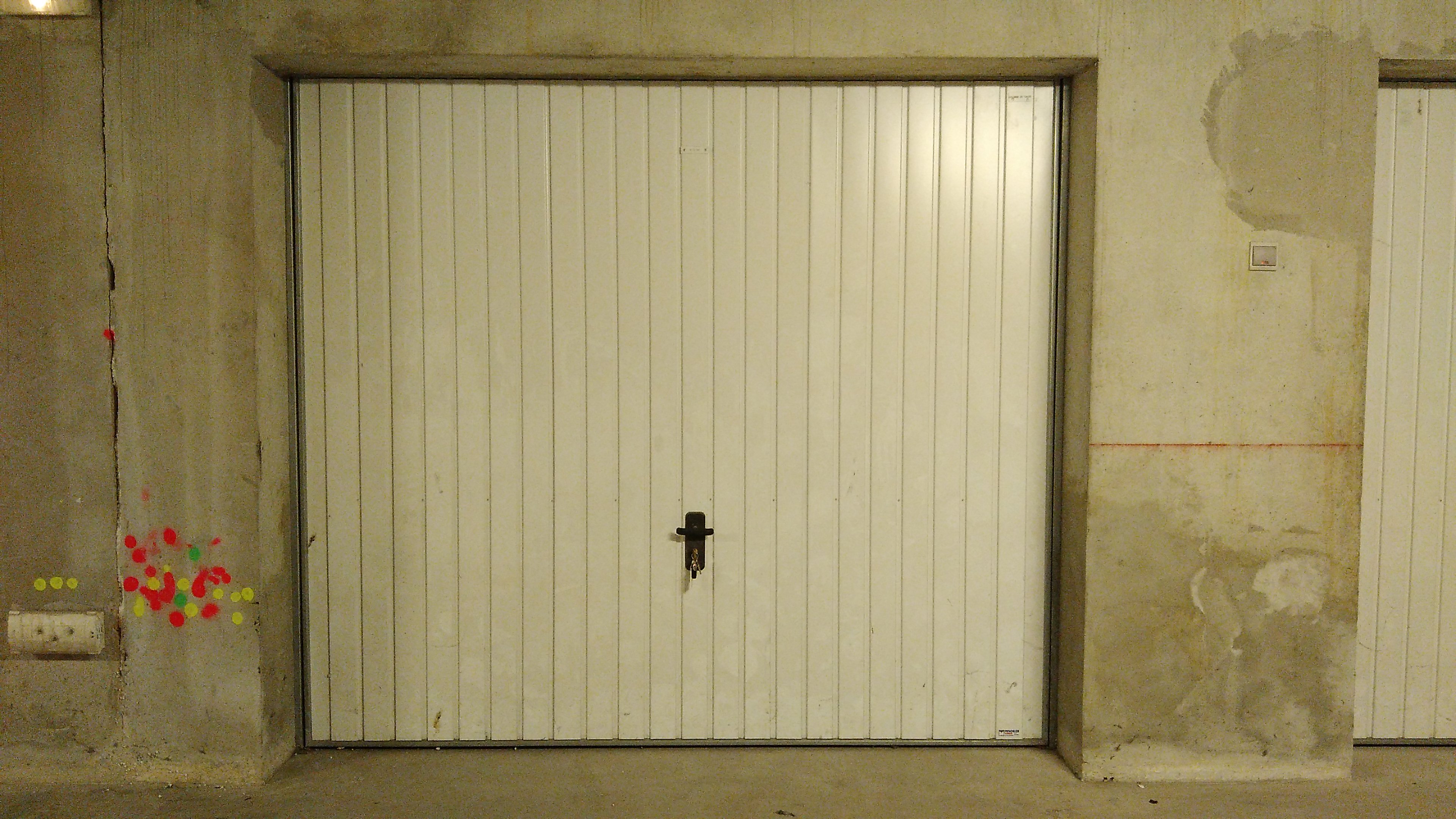 Stationnement / Zone commerciale de Bourg