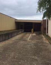 Stockage particulier et professionnel, quai de déchargement, sous