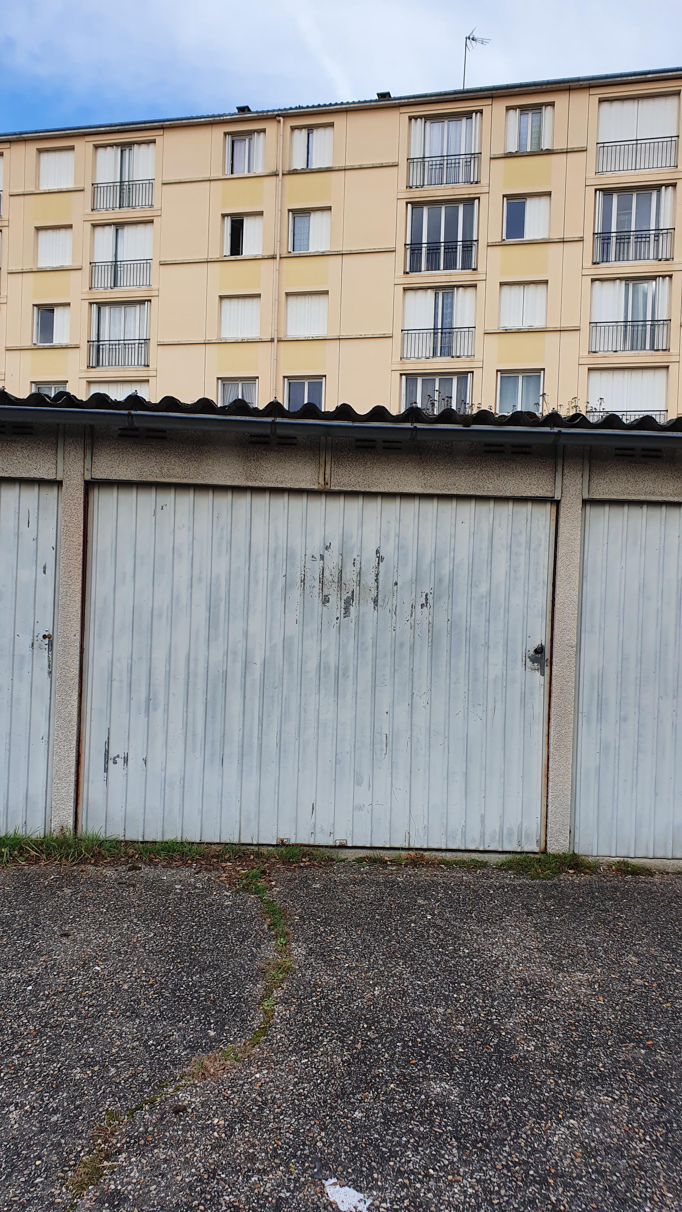 Garage extérieur stockage ou parking - KEY