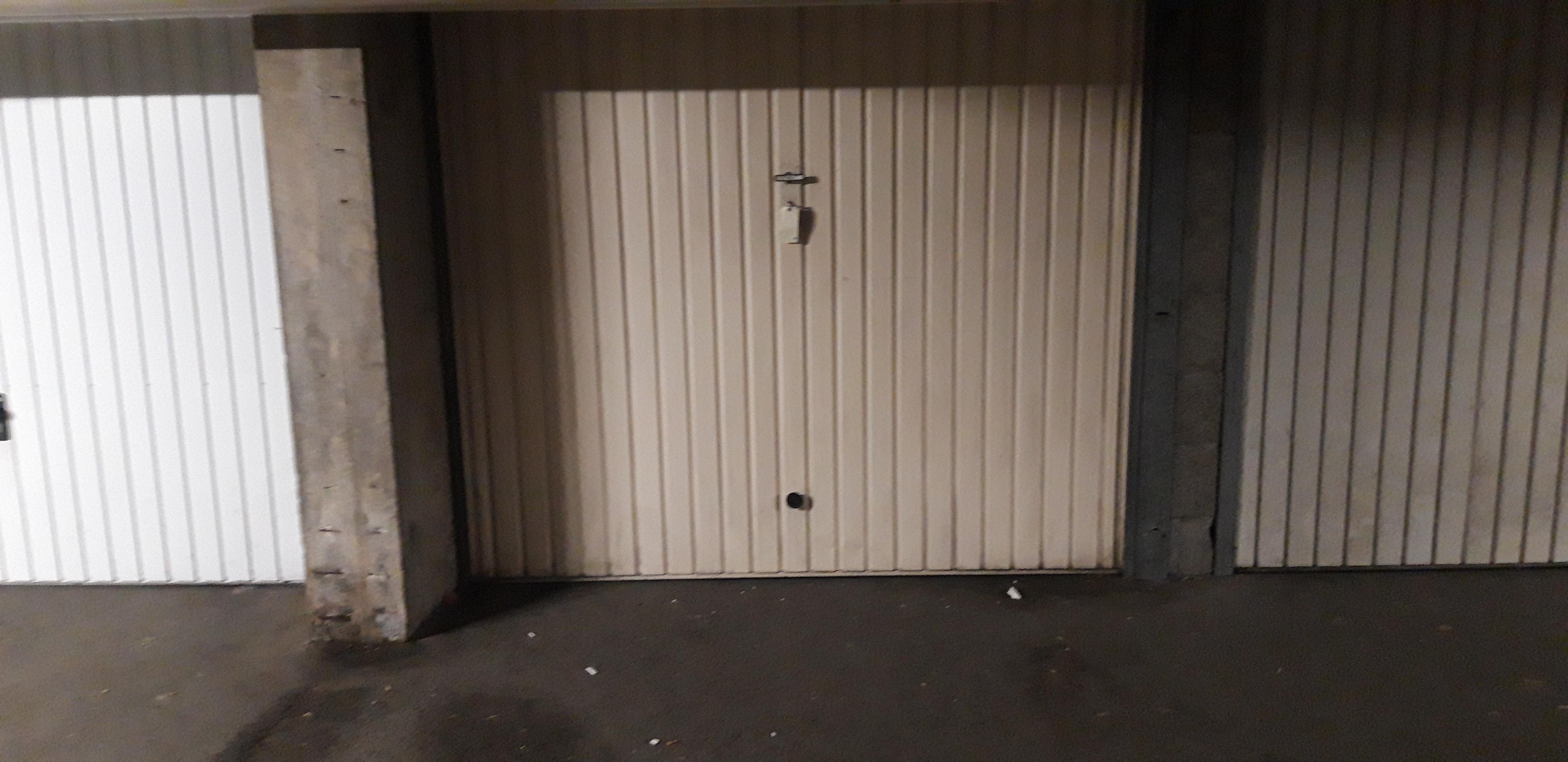 Garage en sous-sol à la location sur Vitré