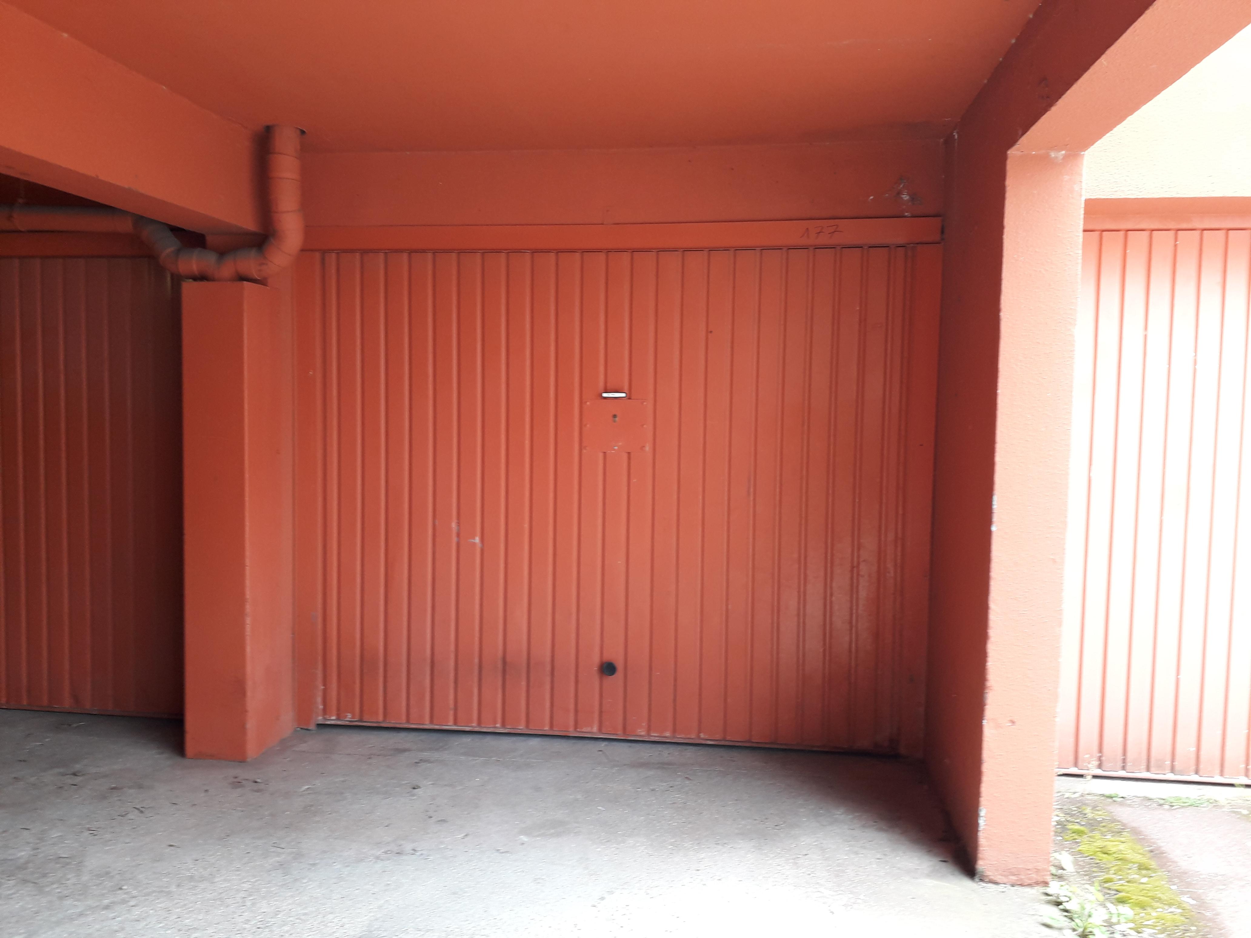 Garage à Val de Reuil