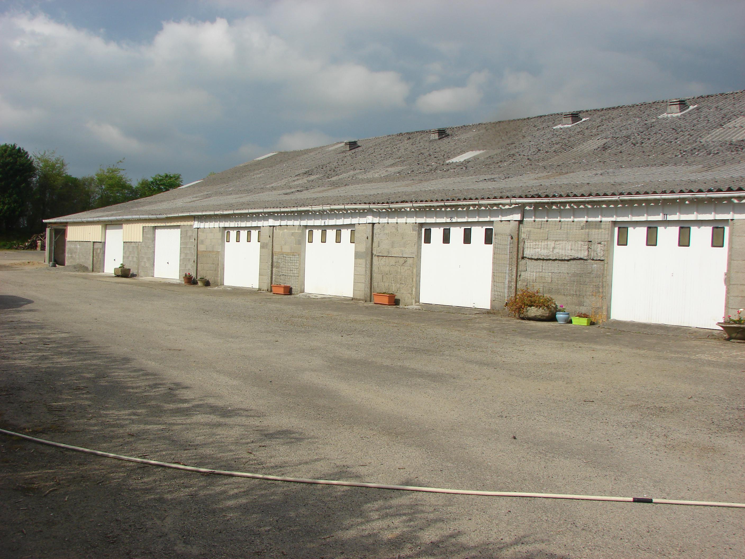 Box ou garage a bourg blanc