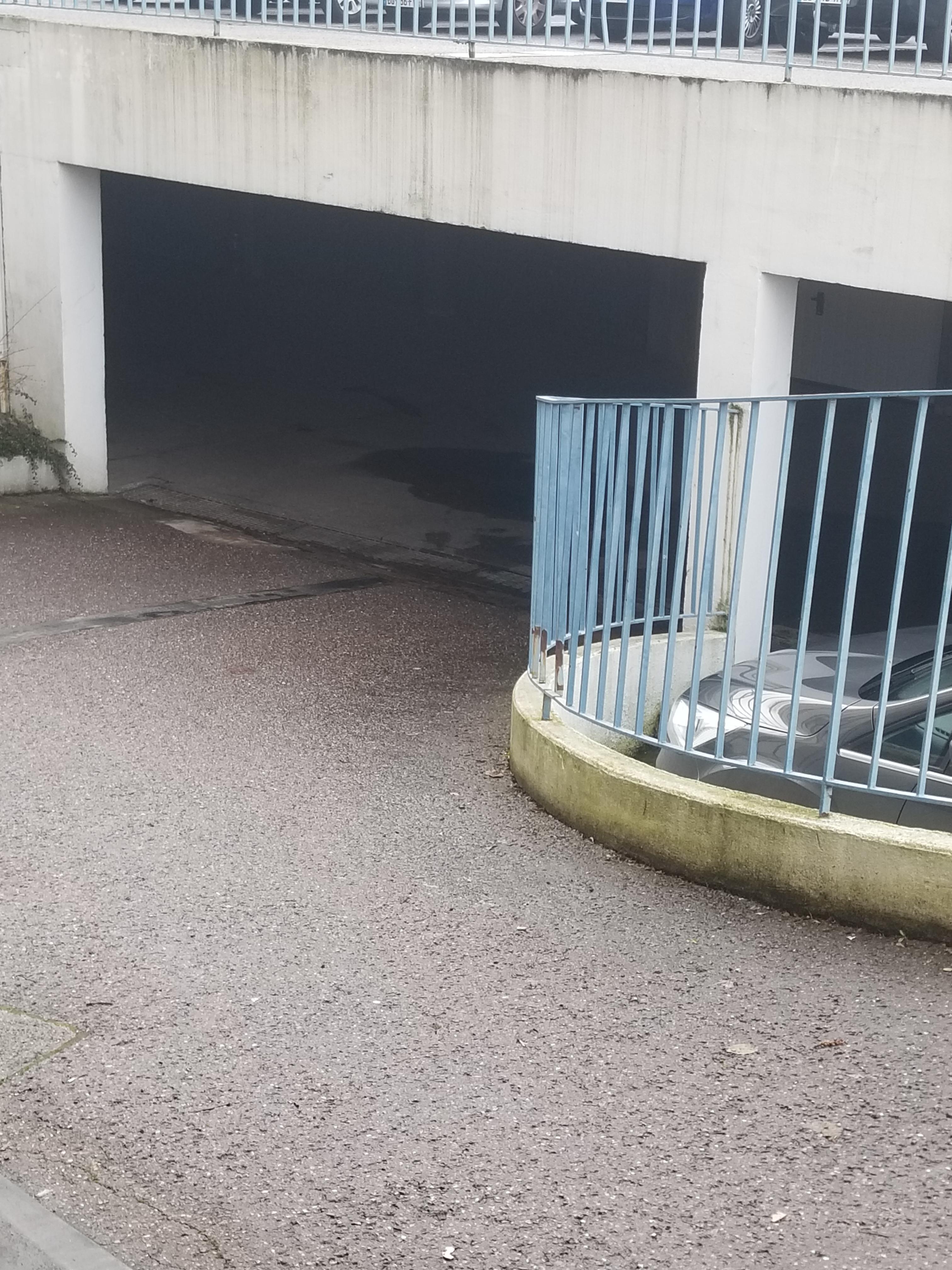 Garage sécurisé en sous-sol à Mulhouse
