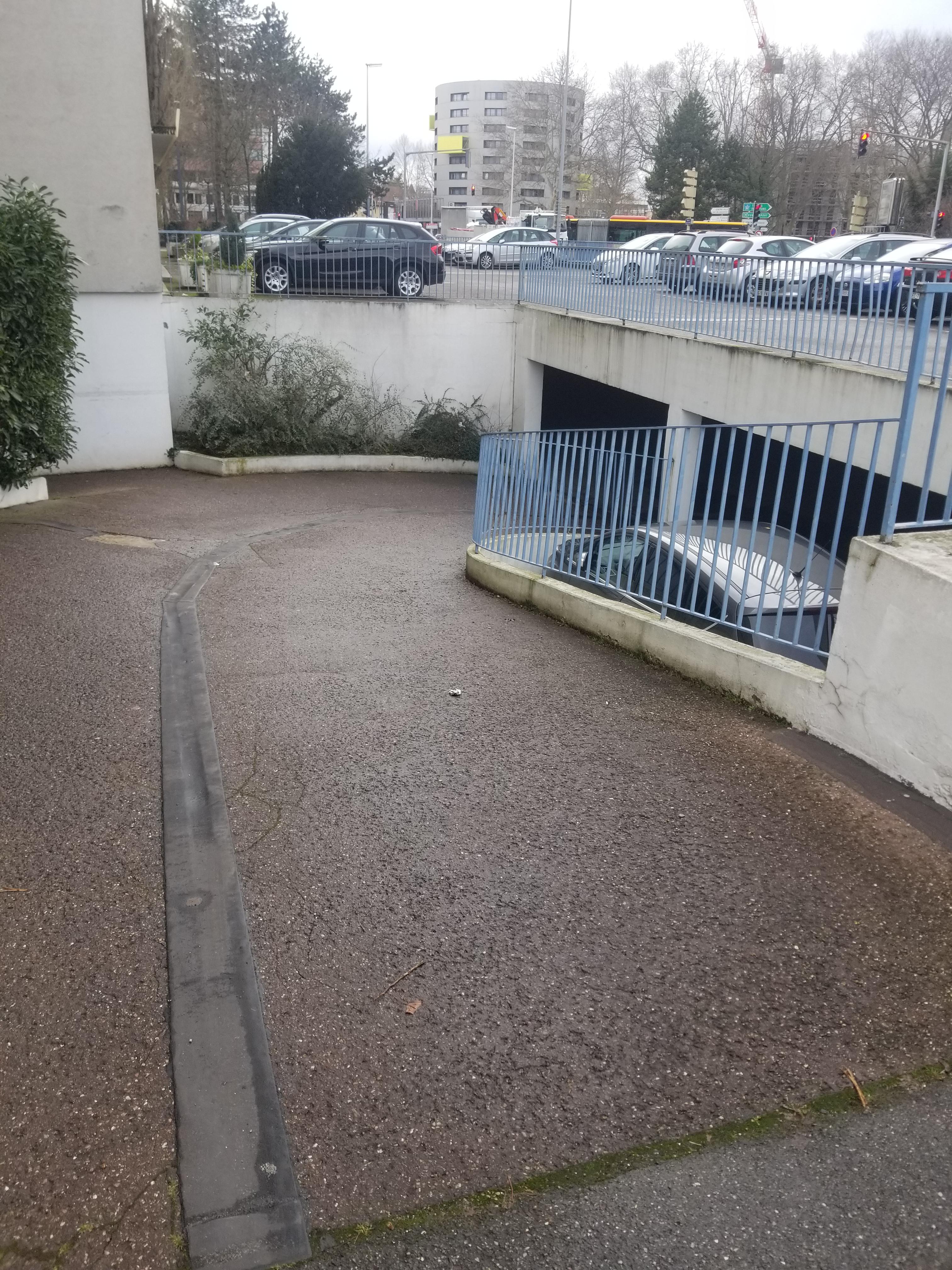 Garage sécurisé en sous-sol à Mulhouse