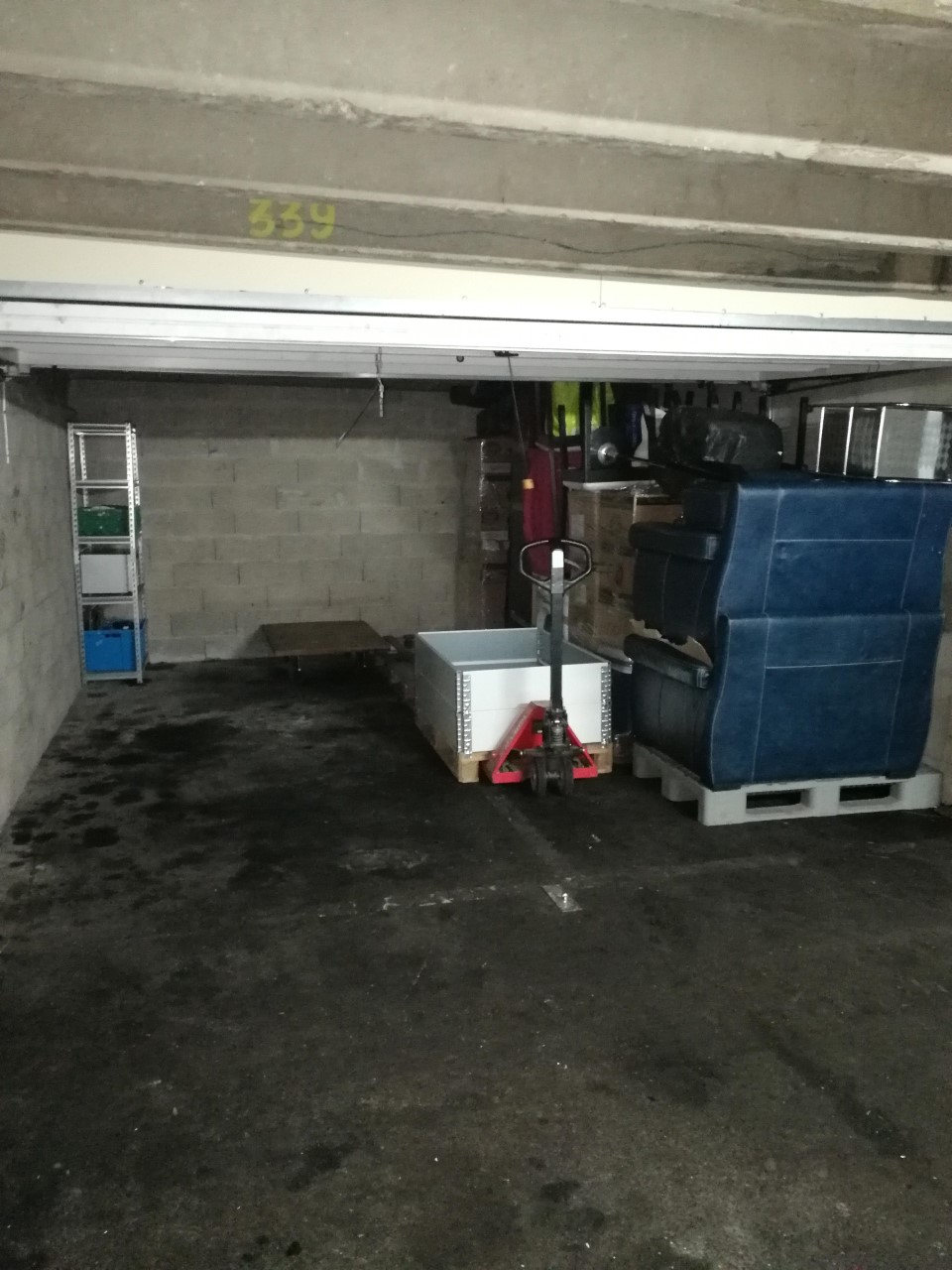 GARDE MEUBLE / ZONE DE STOCKAGE