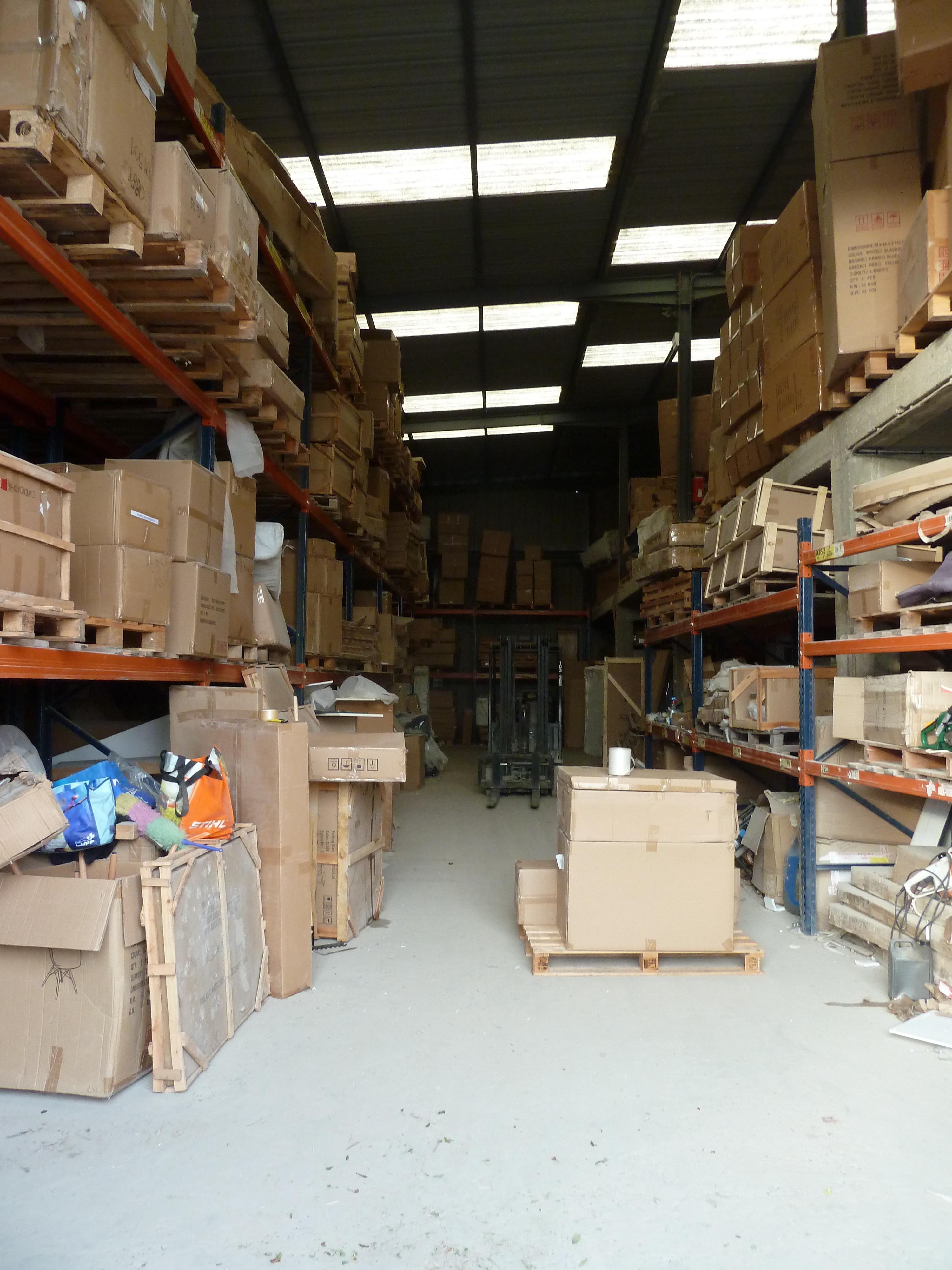 Entrepôt stockage couvert et sécurisé